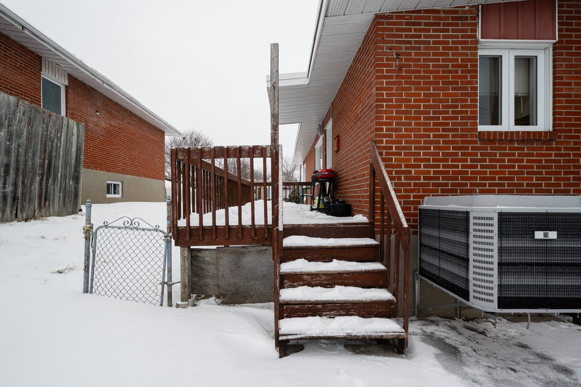 









1404


Boul. Élisabeth

,
Laval (Chomedey),




QC
H7W3J8

