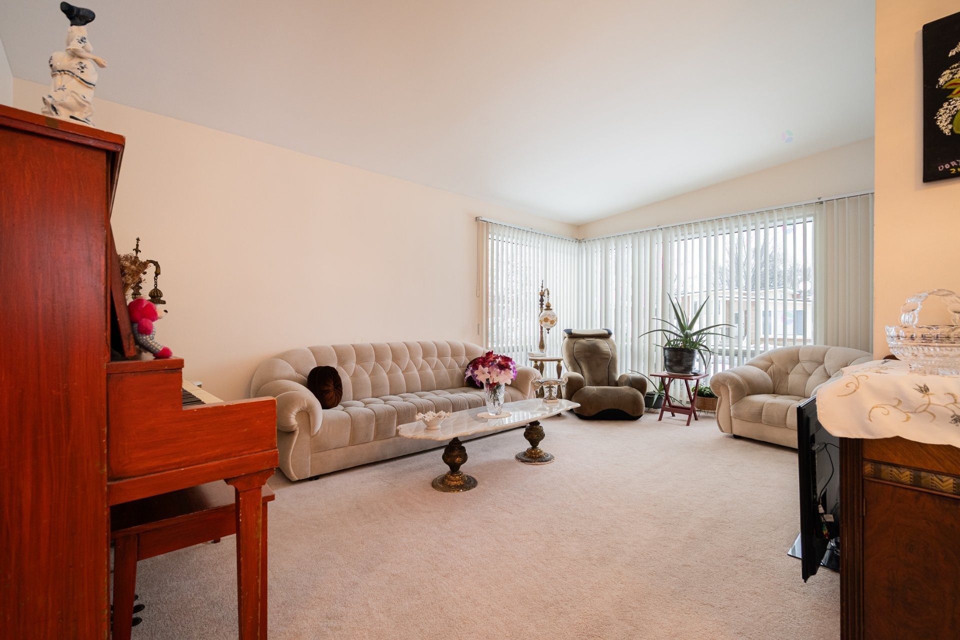 









1404


Boul. Élisabeth

,
Laval (Chomedey),




QC
H7W3J8

