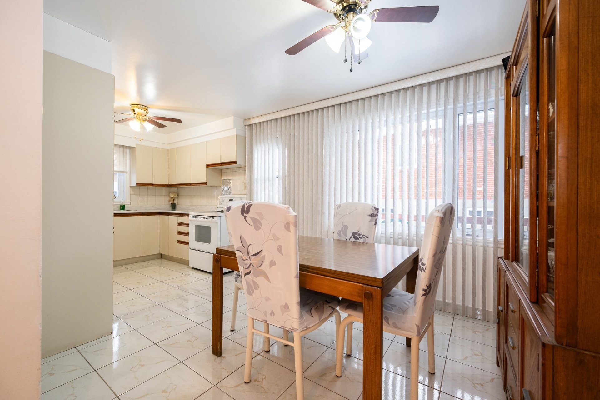 









1404


Boul. Élisabeth

,
Laval (Chomedey),




QC
H7W3J8

