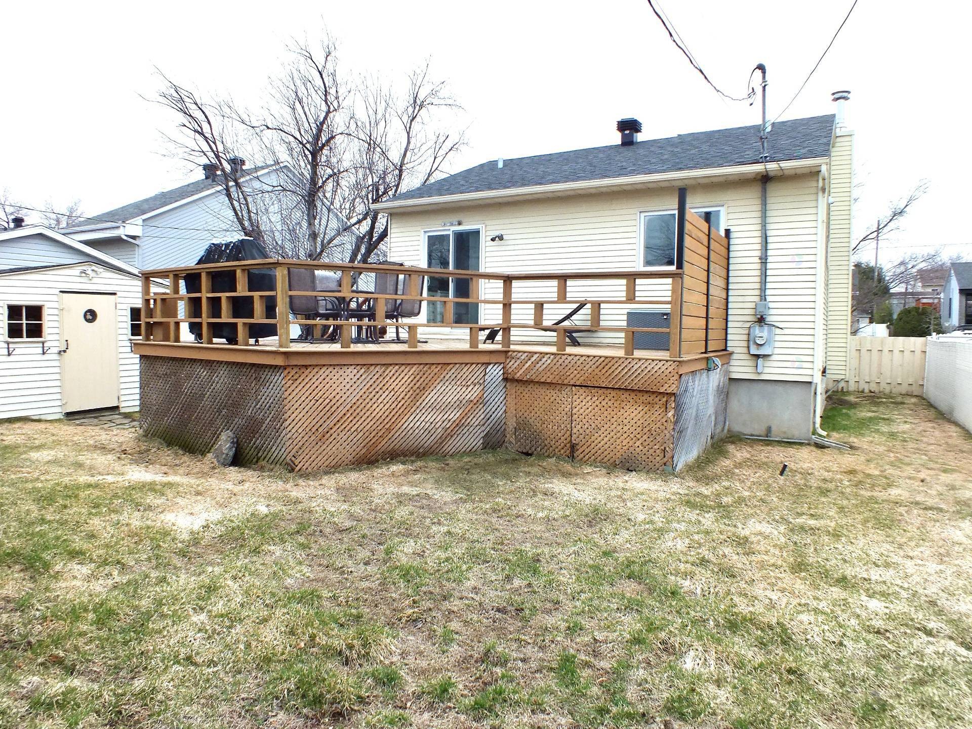 









425


Rue Perras

,
Laval (Auteuil),




QC
H7H2V1

