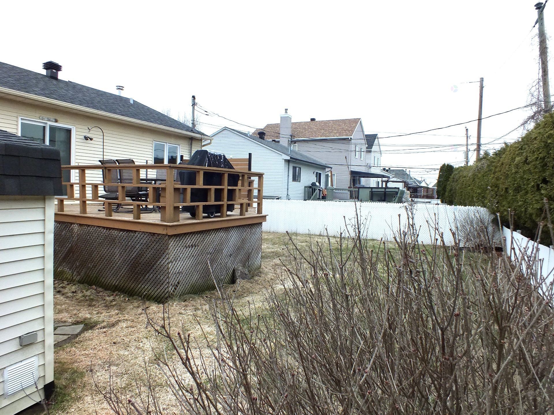 









425


Rue Perras

,
Laval (Auteuil),




QC
H7H2V1

