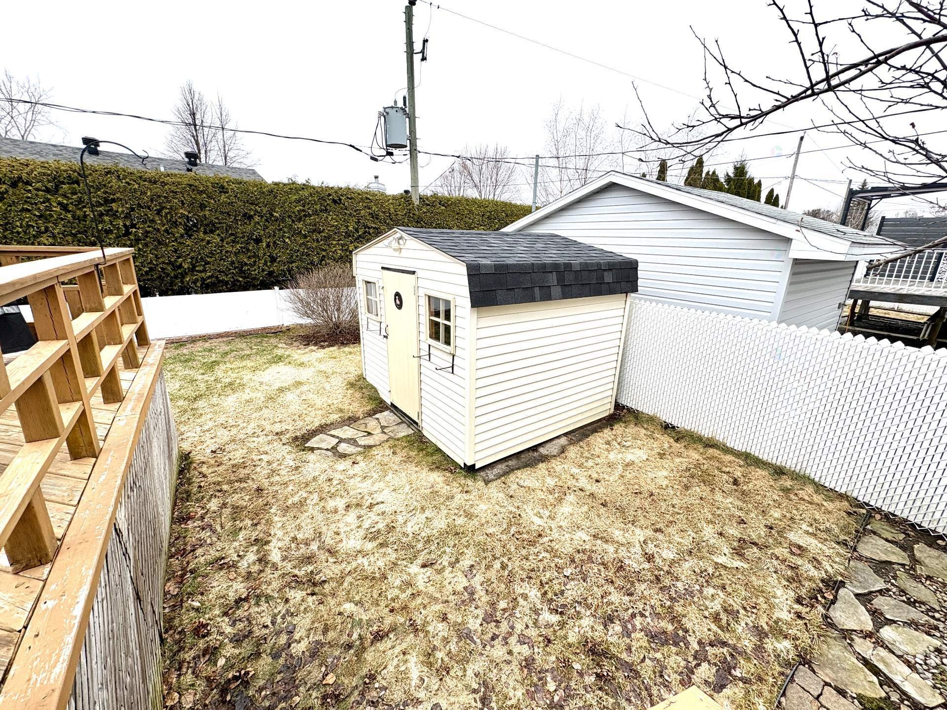 









425


Rue Perras

,
Laval (Auteuil),




QC
H7H2V1

