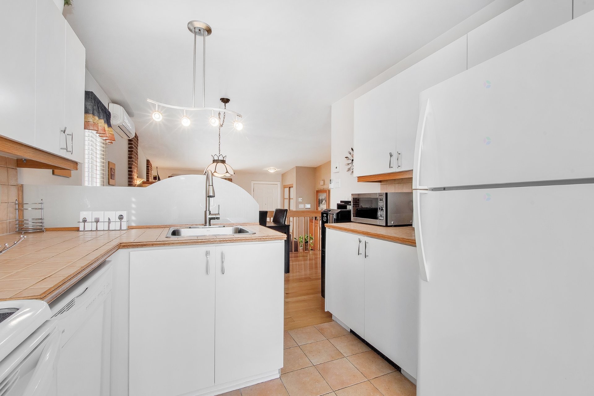 









425


Rue Perras

,
Laval (Auteuil),




QC
H7H2V1

