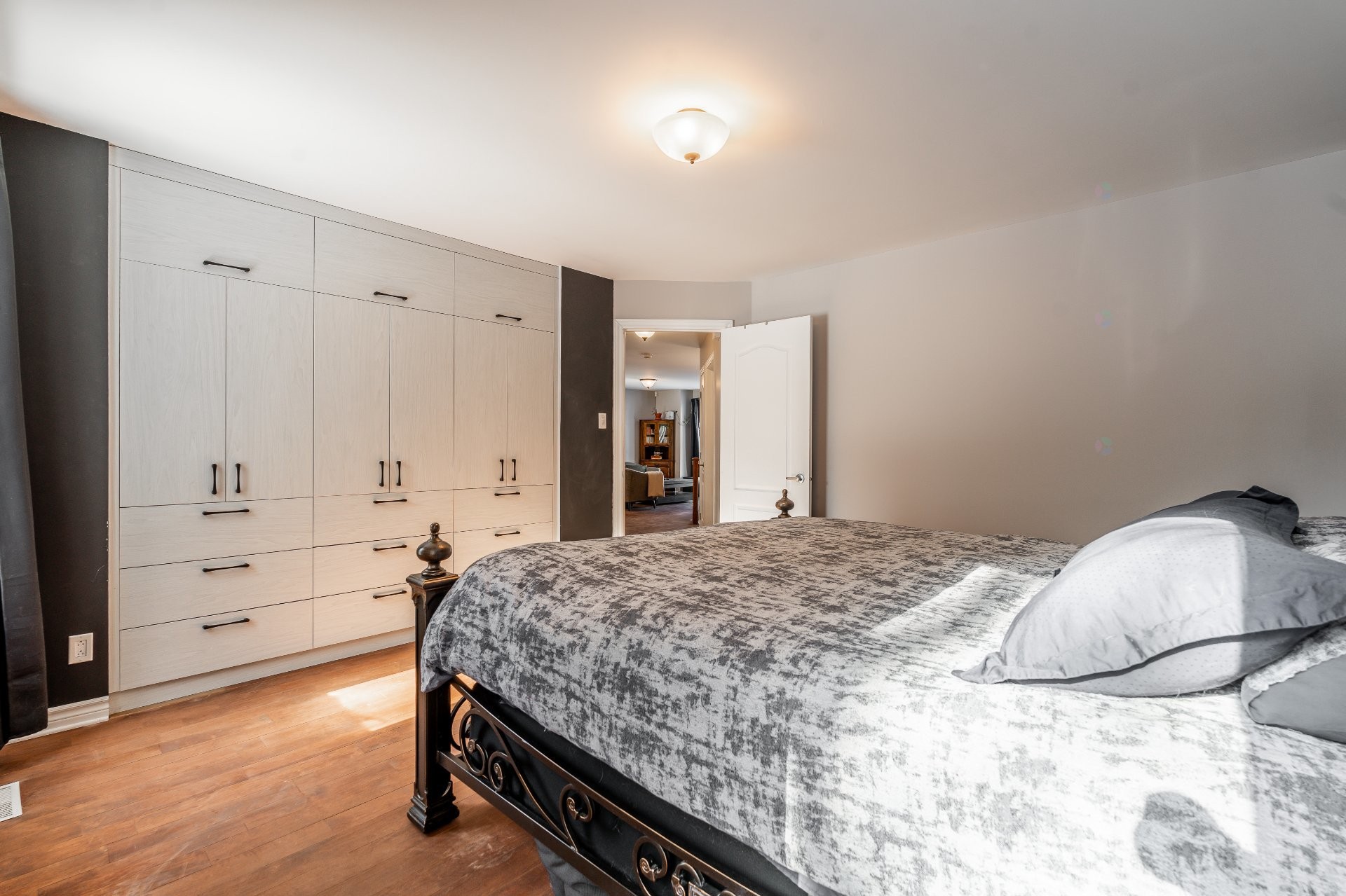 









1324


Rue du Hameau

,
Sainte-Julienne,




QC
J0K2T0

