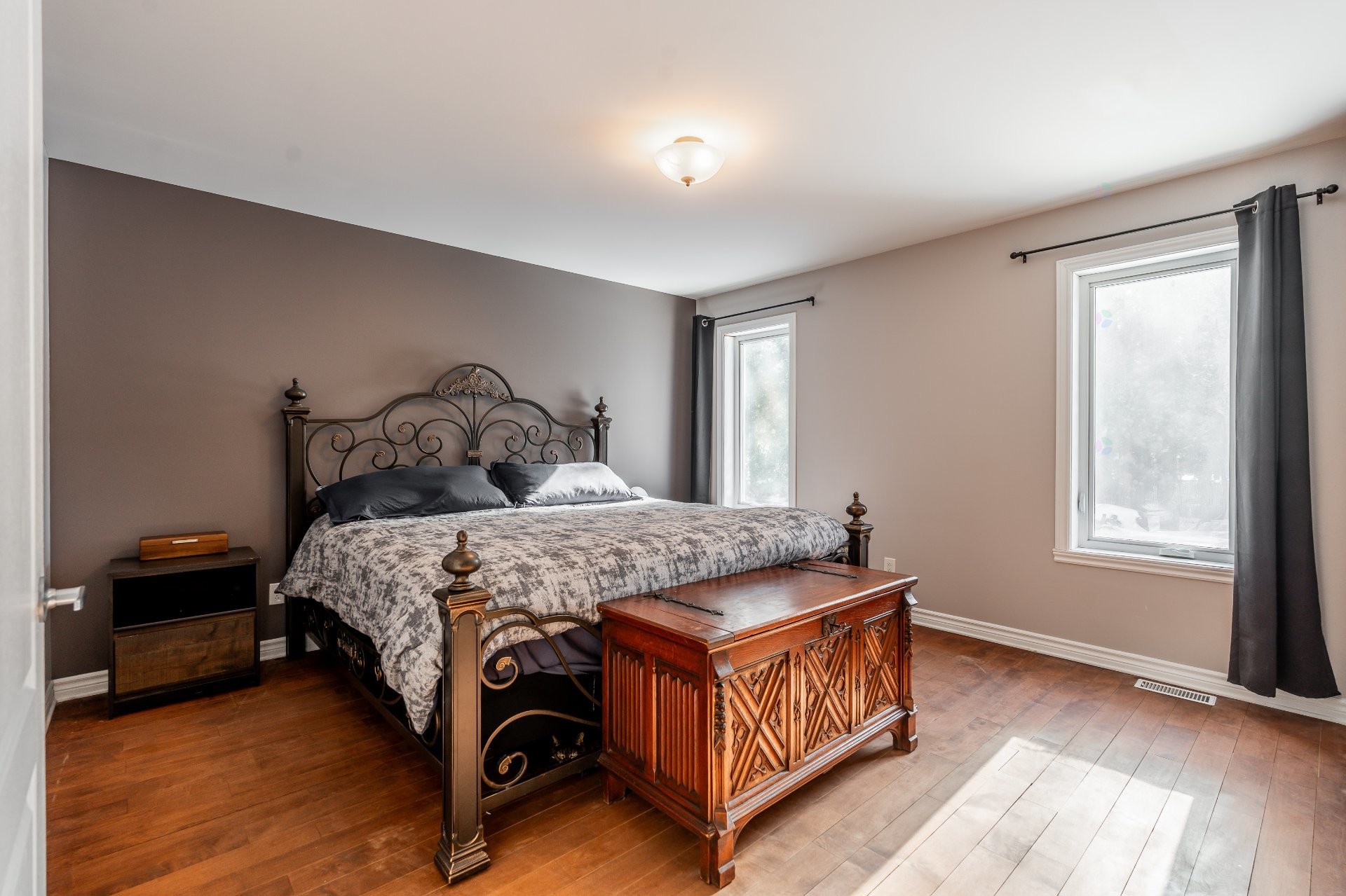 









1324


Rue du Hameau

,
Sainte-Julienne,




QC
J0K2T0

