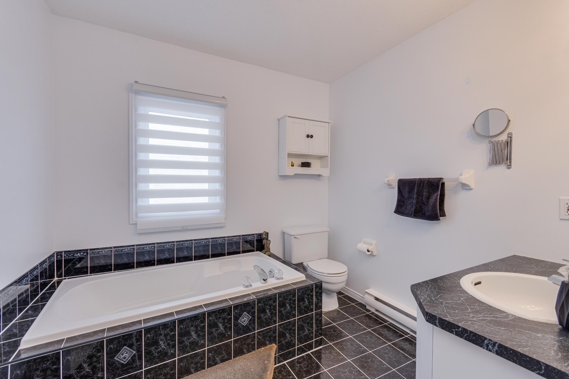 









187


Rue des Aralies

,
Gatineau (Masson-Angers),




QC
J8M1W7

