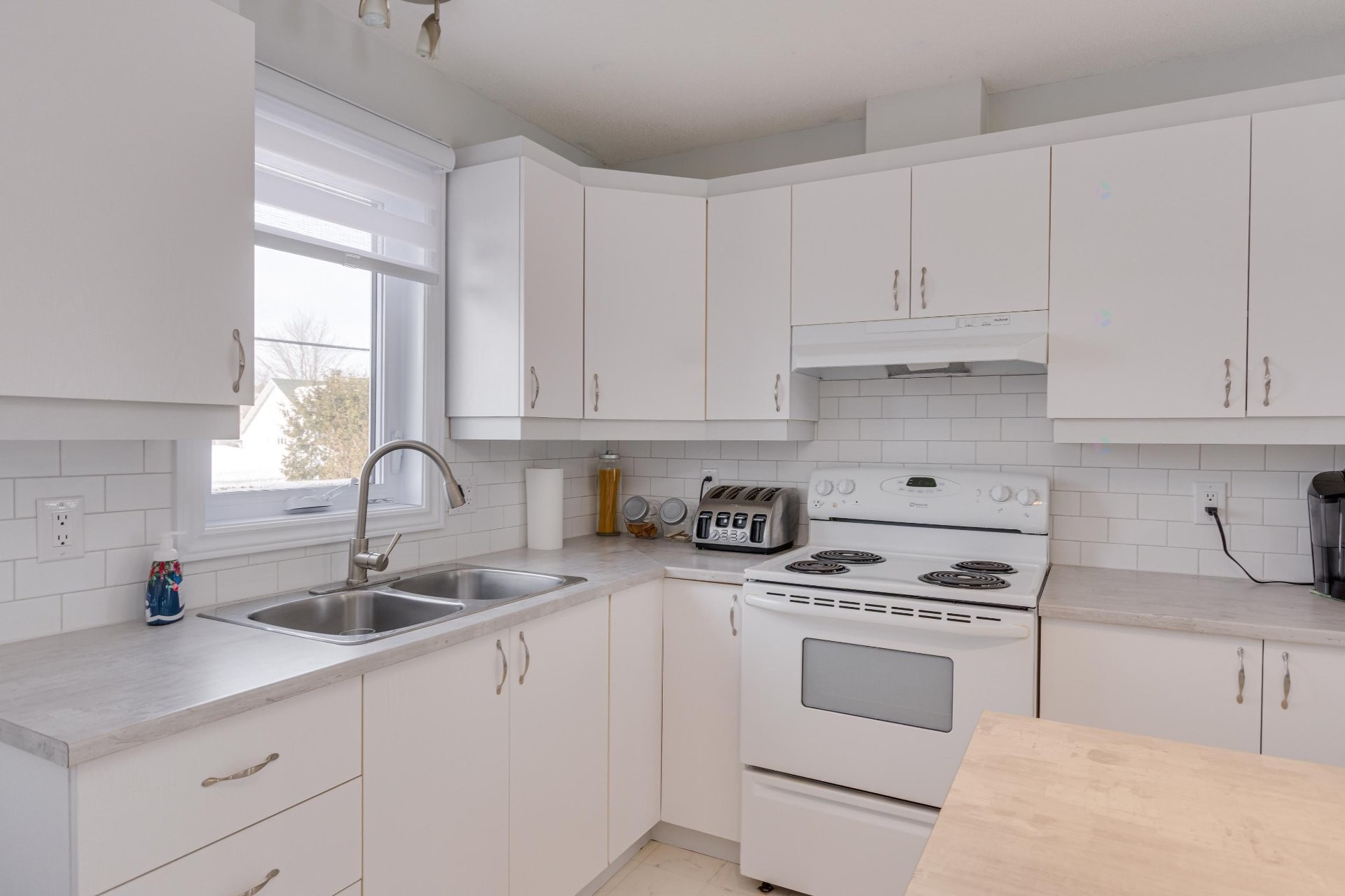 









187


Rue des Aralies

,
Gatineau (Masson-Angers),




QC
J8M1W7

