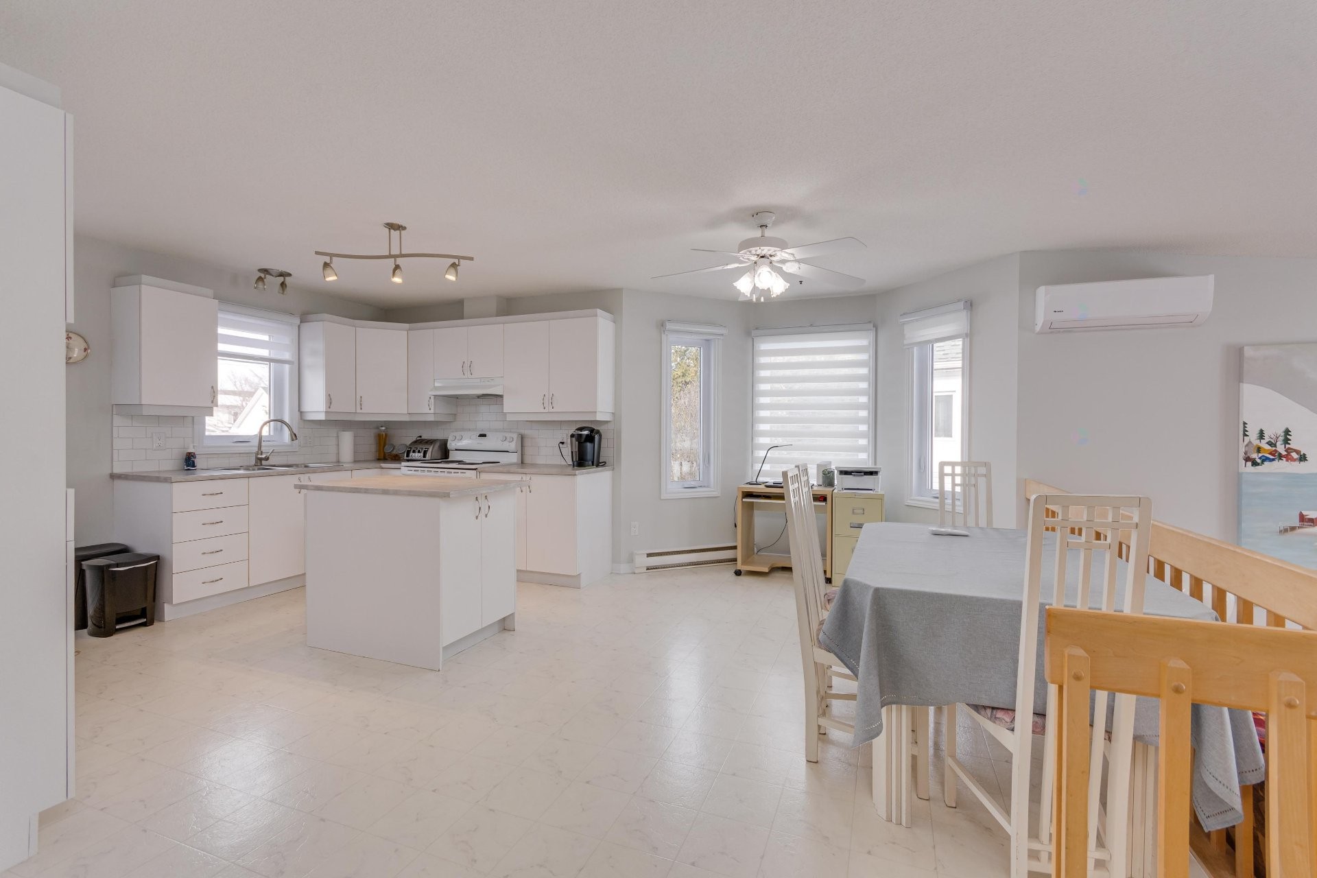 









187


Rue des Aralies

,
Gatineau (Masson-Angers),




QC
J8M1W7

