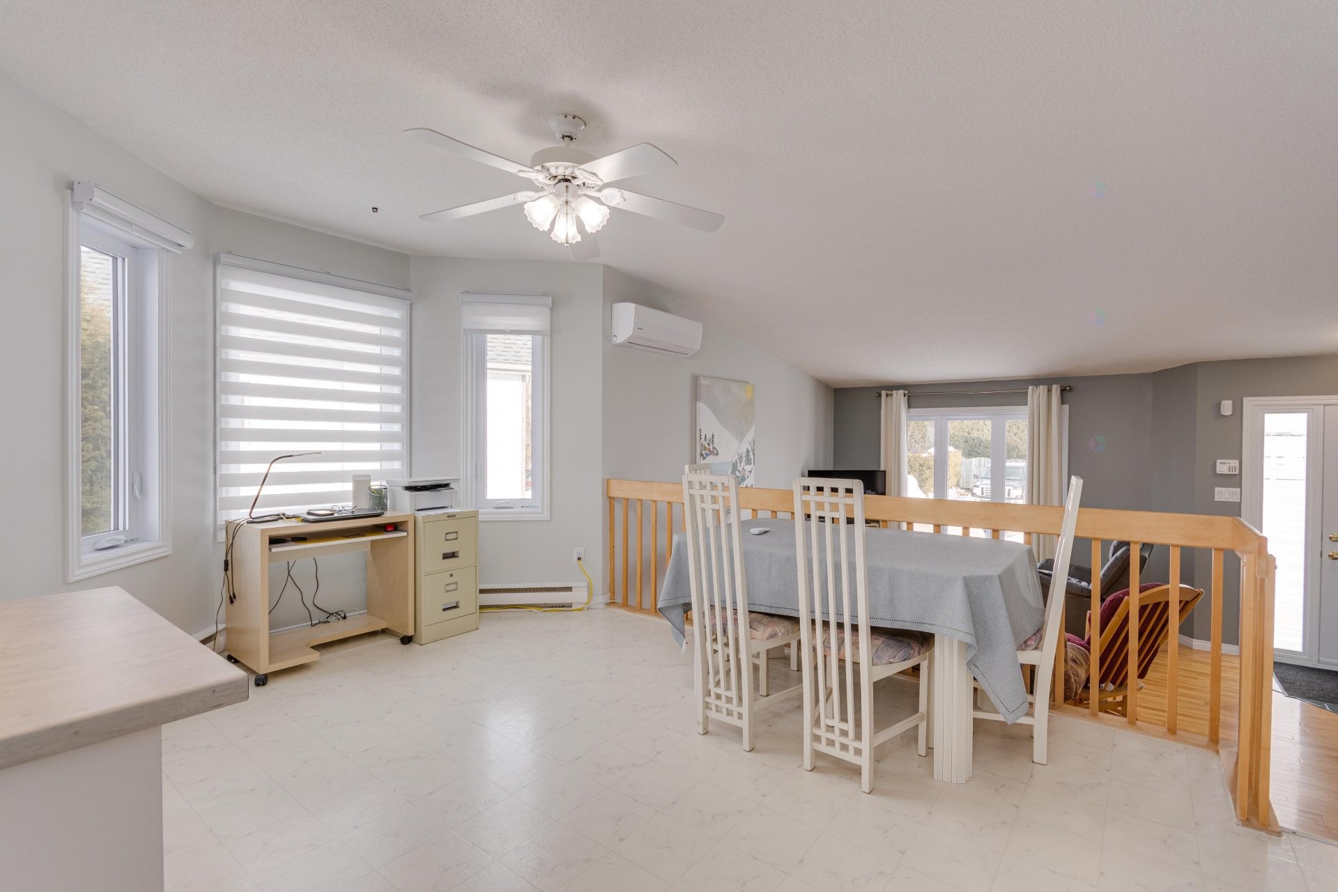 









187


Rue des Aralies

,
Gatineau (Masson-Angers),




QC
J8M1W7

