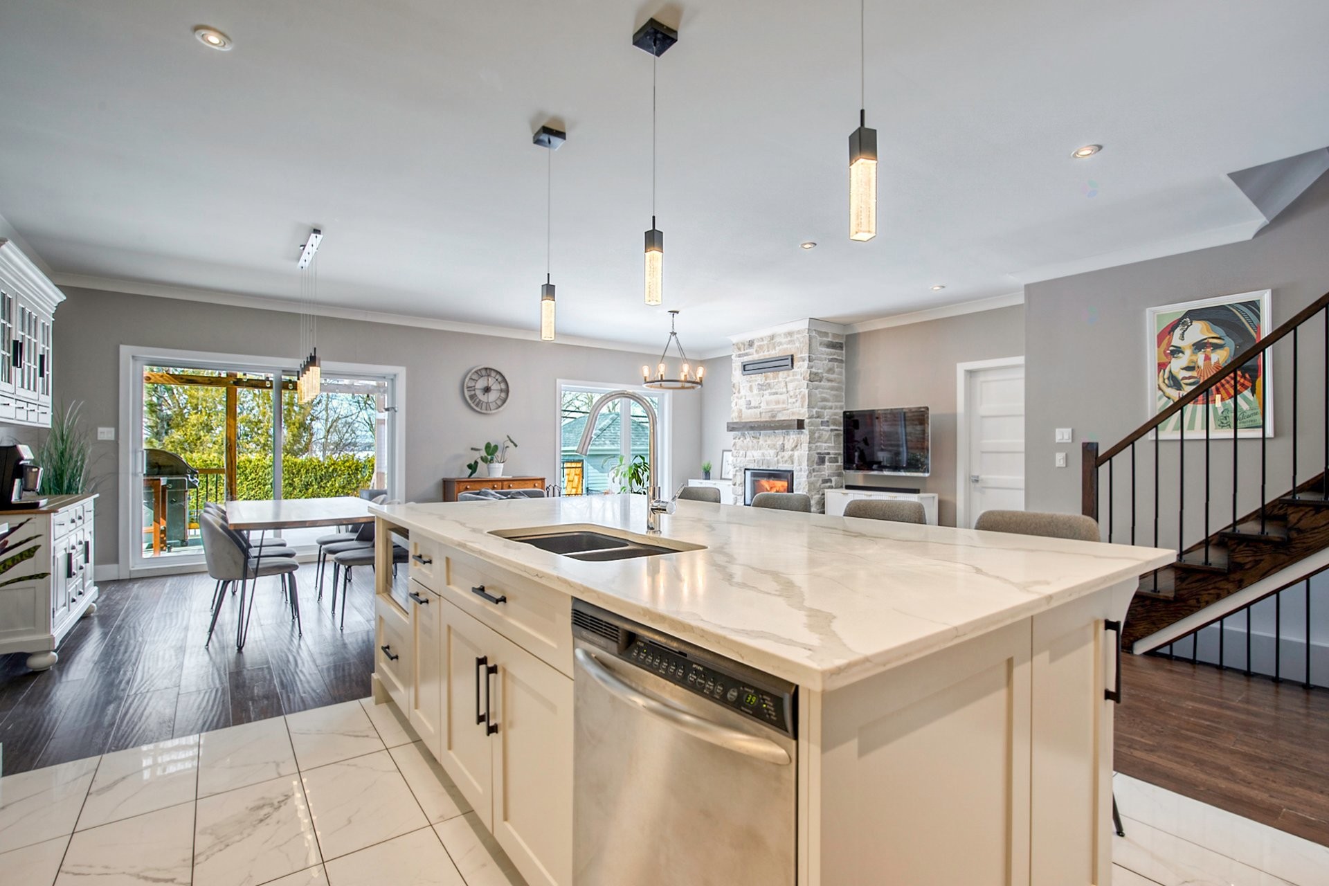 









1692


Rue Bernadette-Laflamme

,
Chambly,




QC
J3L1T6

