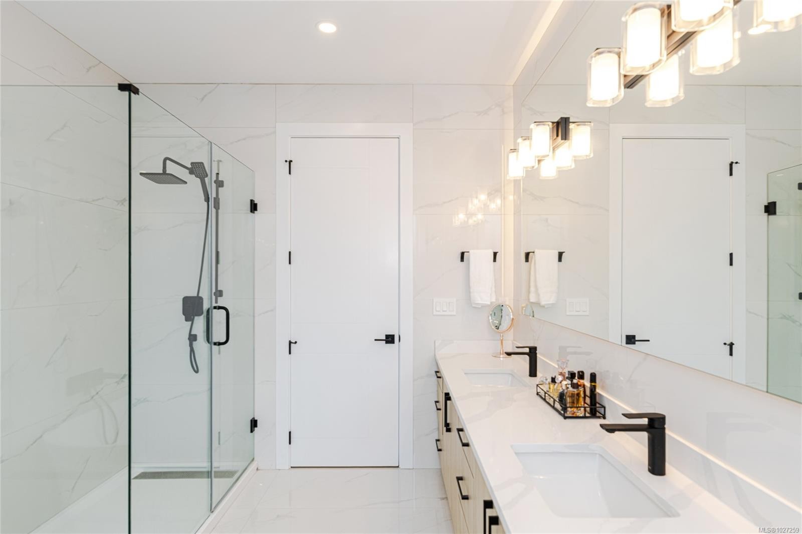 









2367


Swallow

Pl,
Langford,




BC
V9B 6Y6

