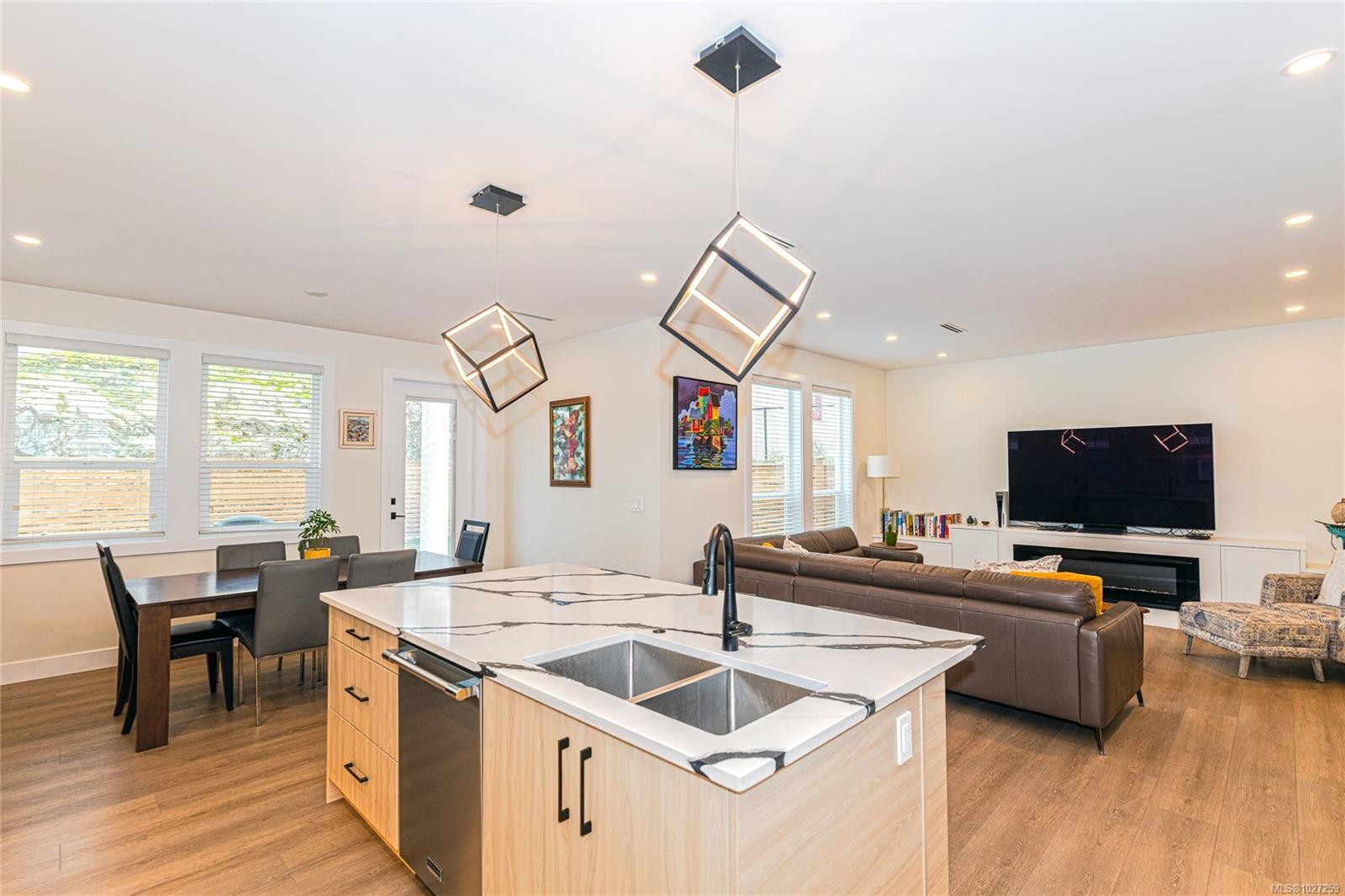 









2367


Swallow

Pl,
Langford,




BC
V9B 6Y6

