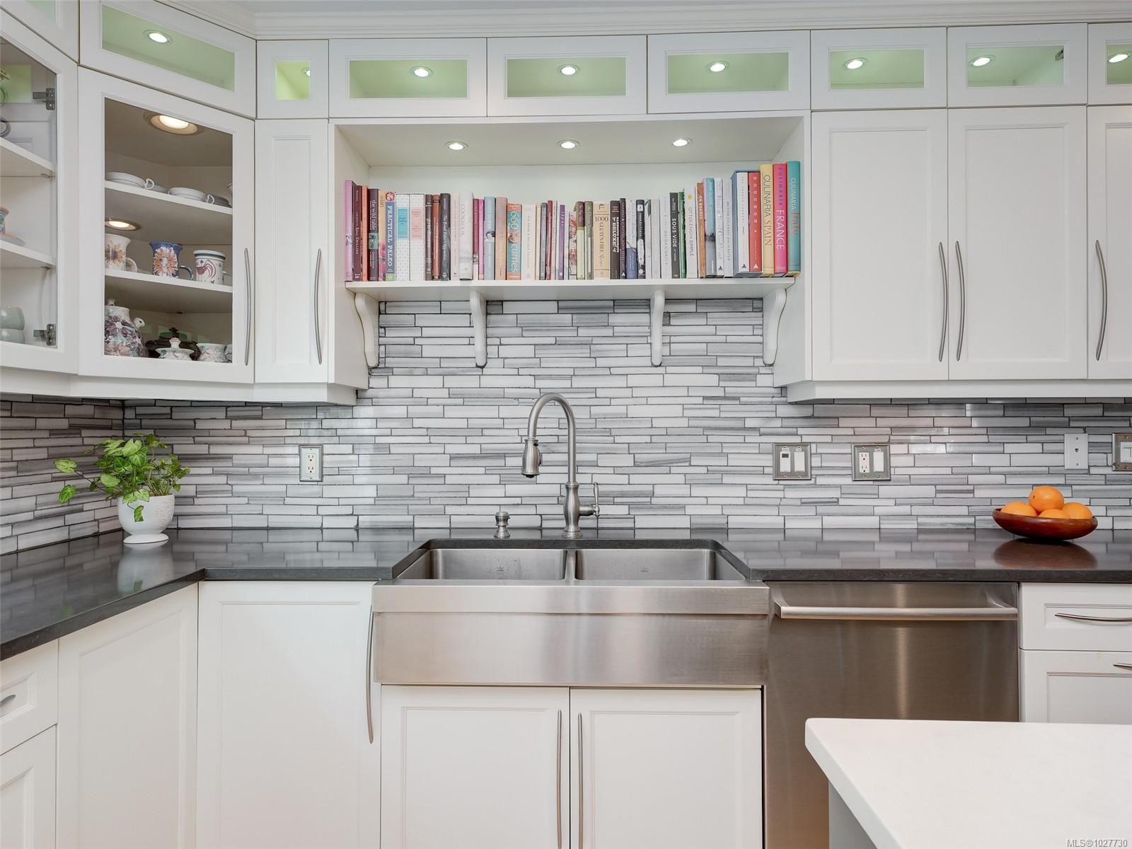 









6583


Wallace

Dr,
Central Saanich,




BC
V8M 1J8

