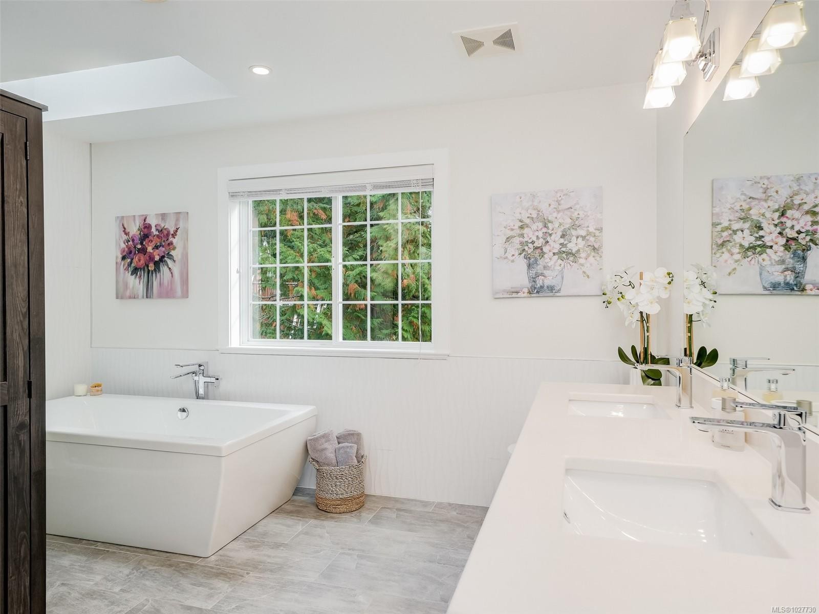 









6583


Wallace

Dr,
Central Saanich,




BC
V8M 1J8

