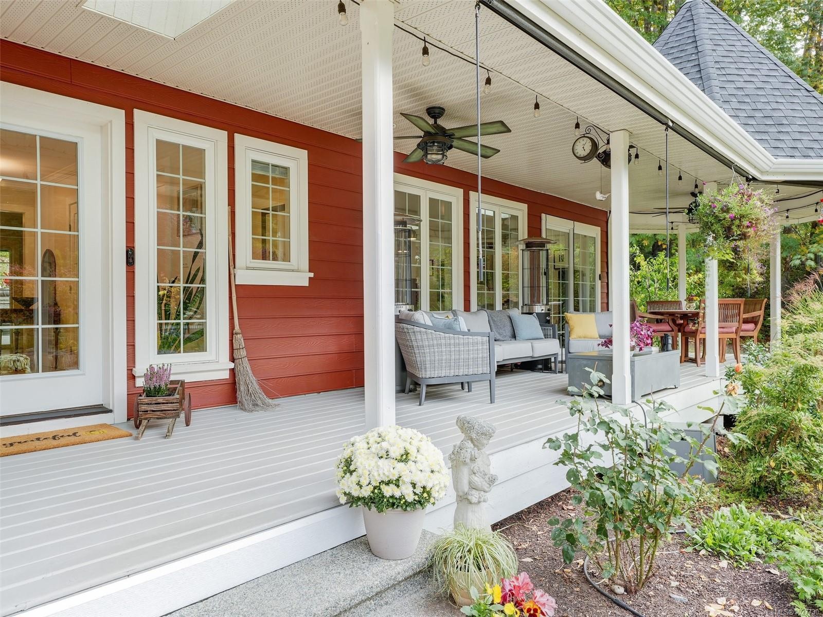 









6583


Wallace

Dr,
Central Saanich,




BC
V8M 1J8

