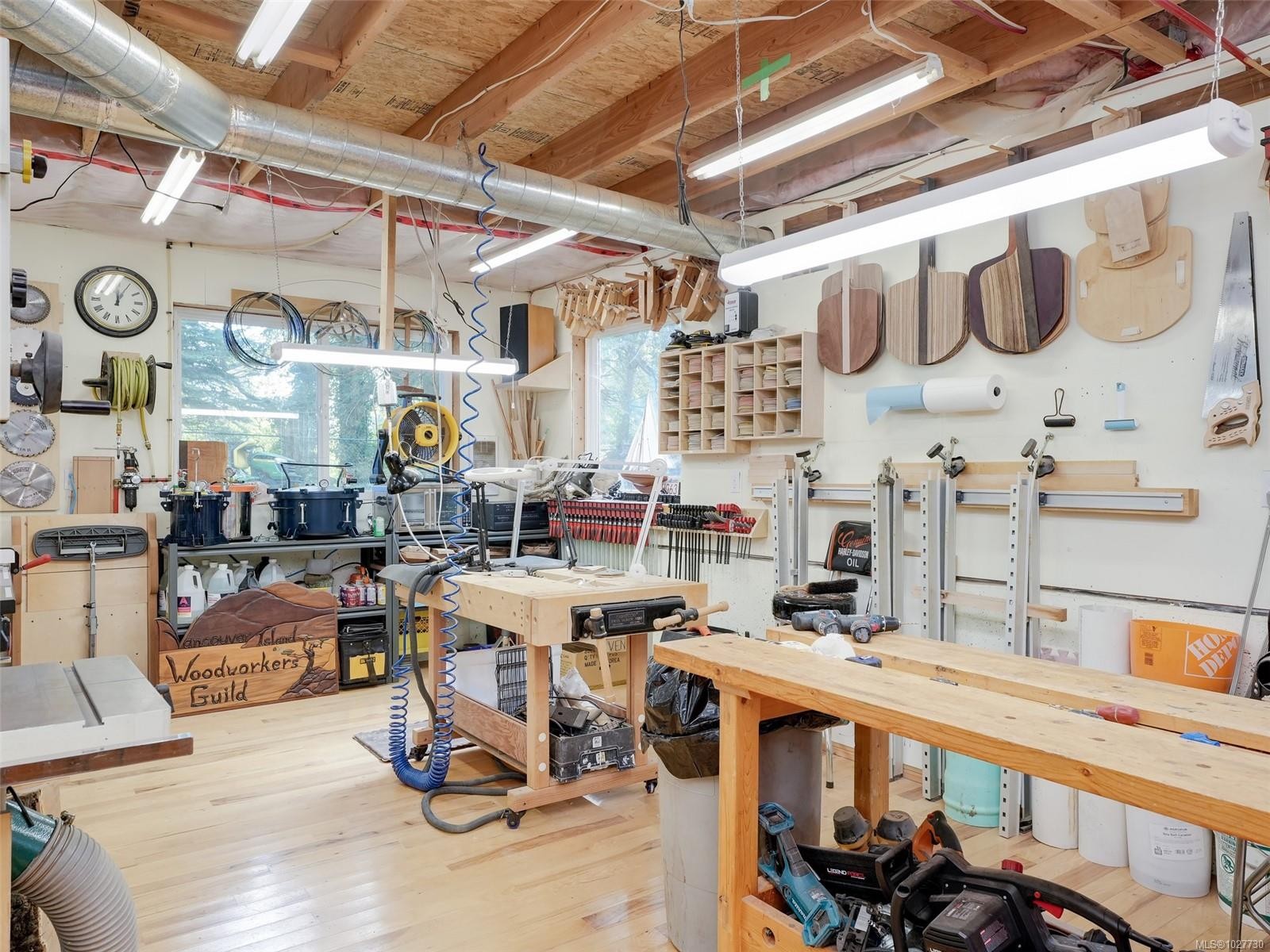 









6583


Wallace

Dr,
Central Saanich,




BC
V8M 1J8

