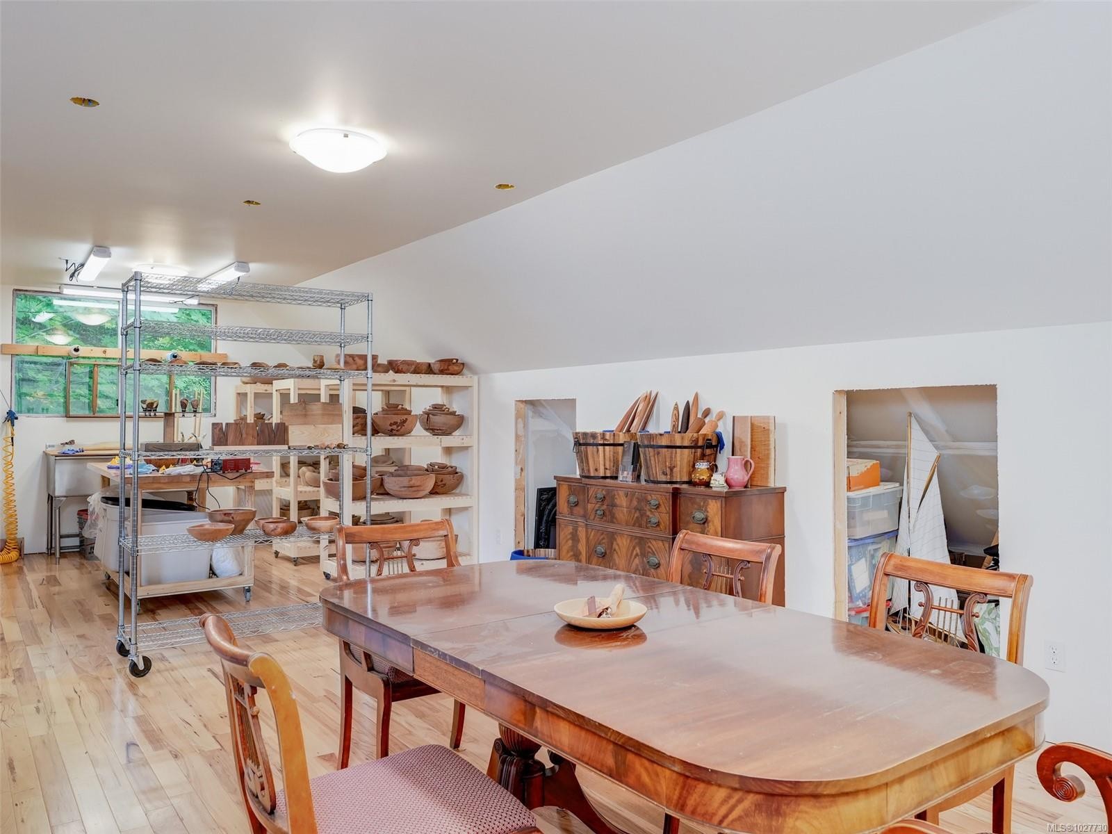 









6583


Wallace

Dr,
Central Saanich,




BC
V8M 1J8

