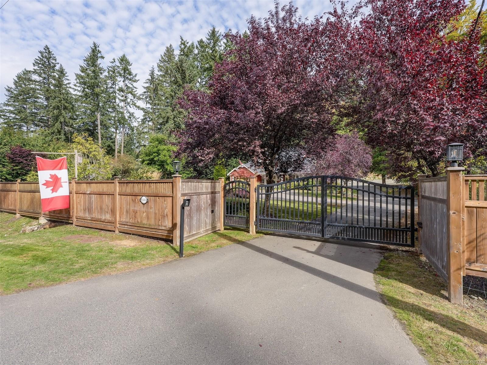 









6583


Wallace

Dr,
Central Saanich,




BC
V8M 1J8

