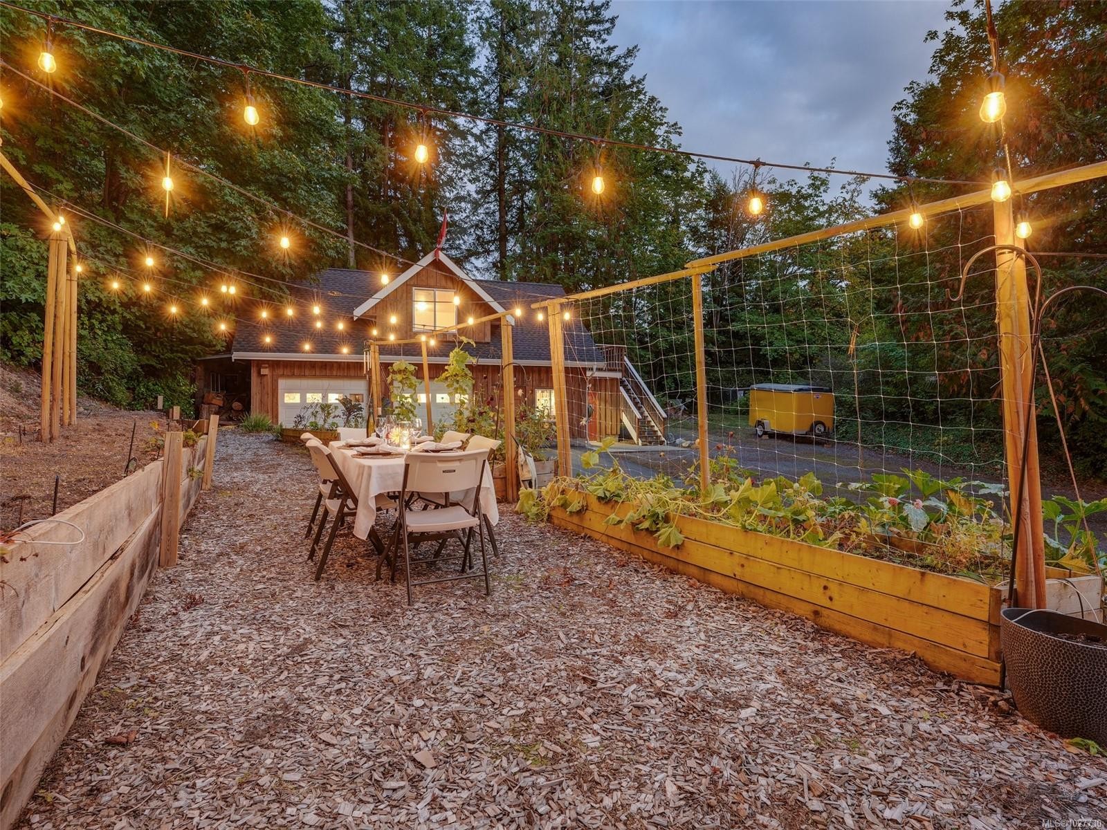 









6583


Wallace

Dr,
Central Saanich,




BC
V8M 1J8

