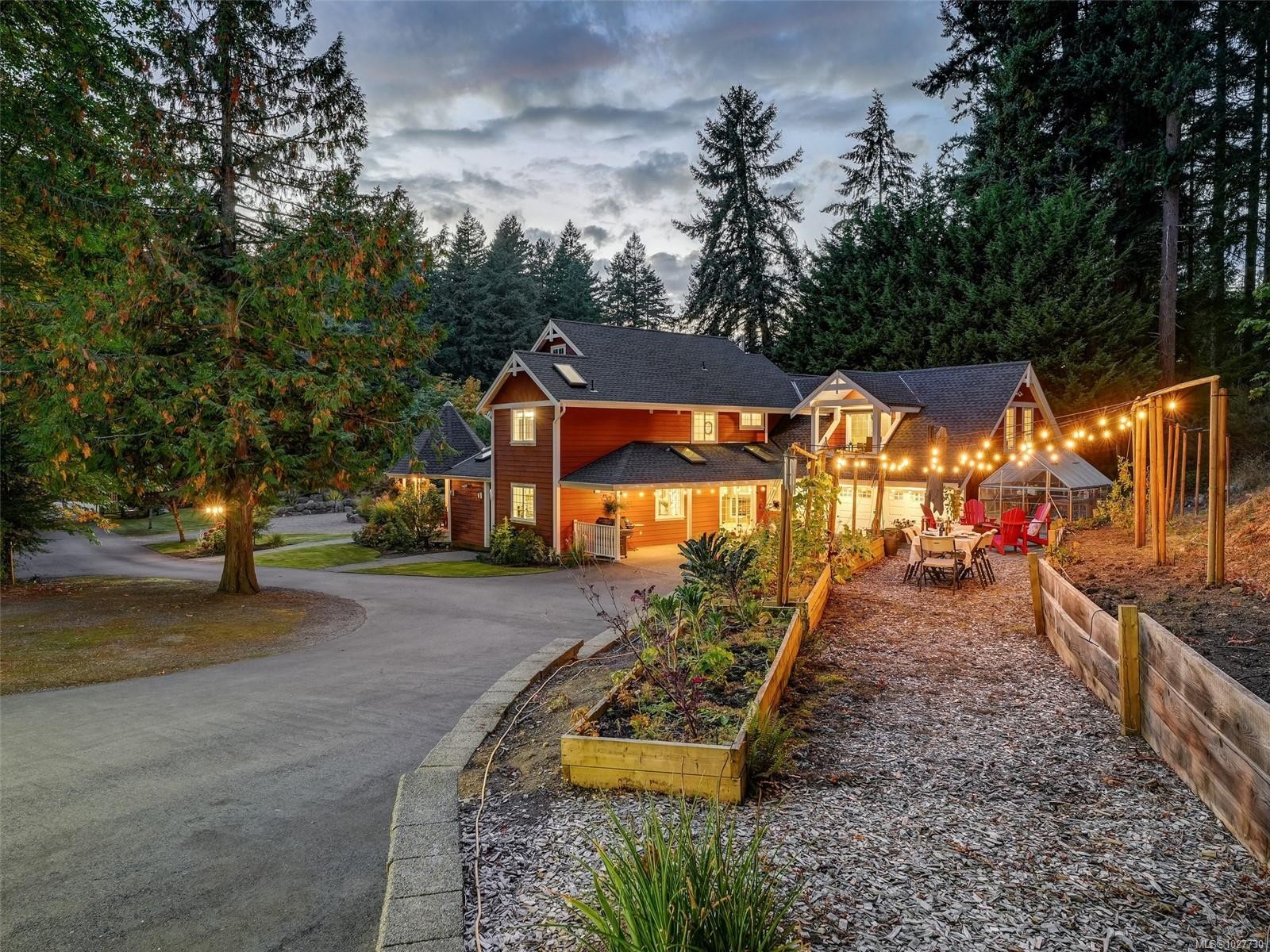 









6583


Wallace

Dr,
Central Saanich,




BC
V8M 1J8

