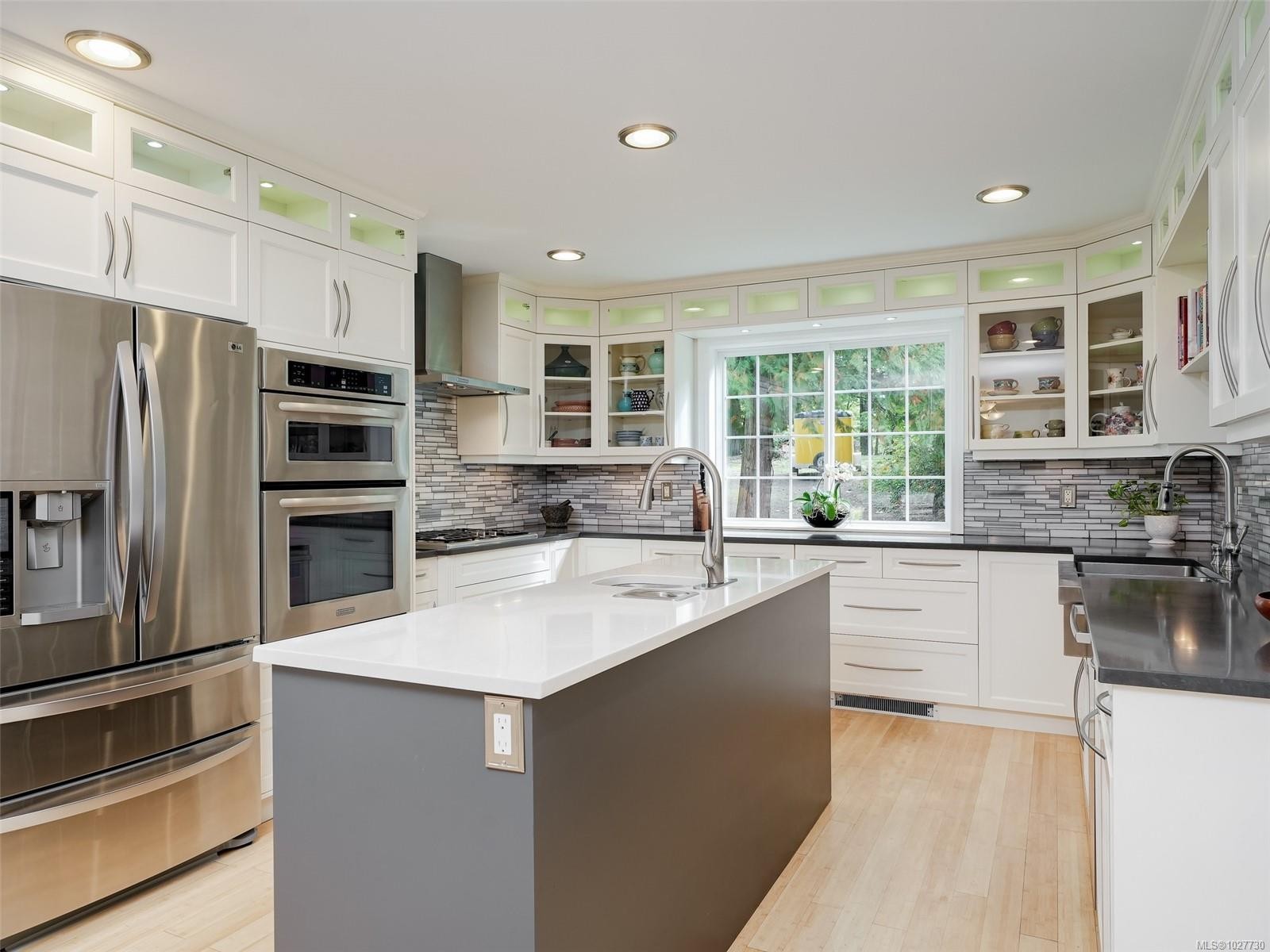 









6583


Wallace

Dr,
Central Saanich,




BC
V8M 1J8

