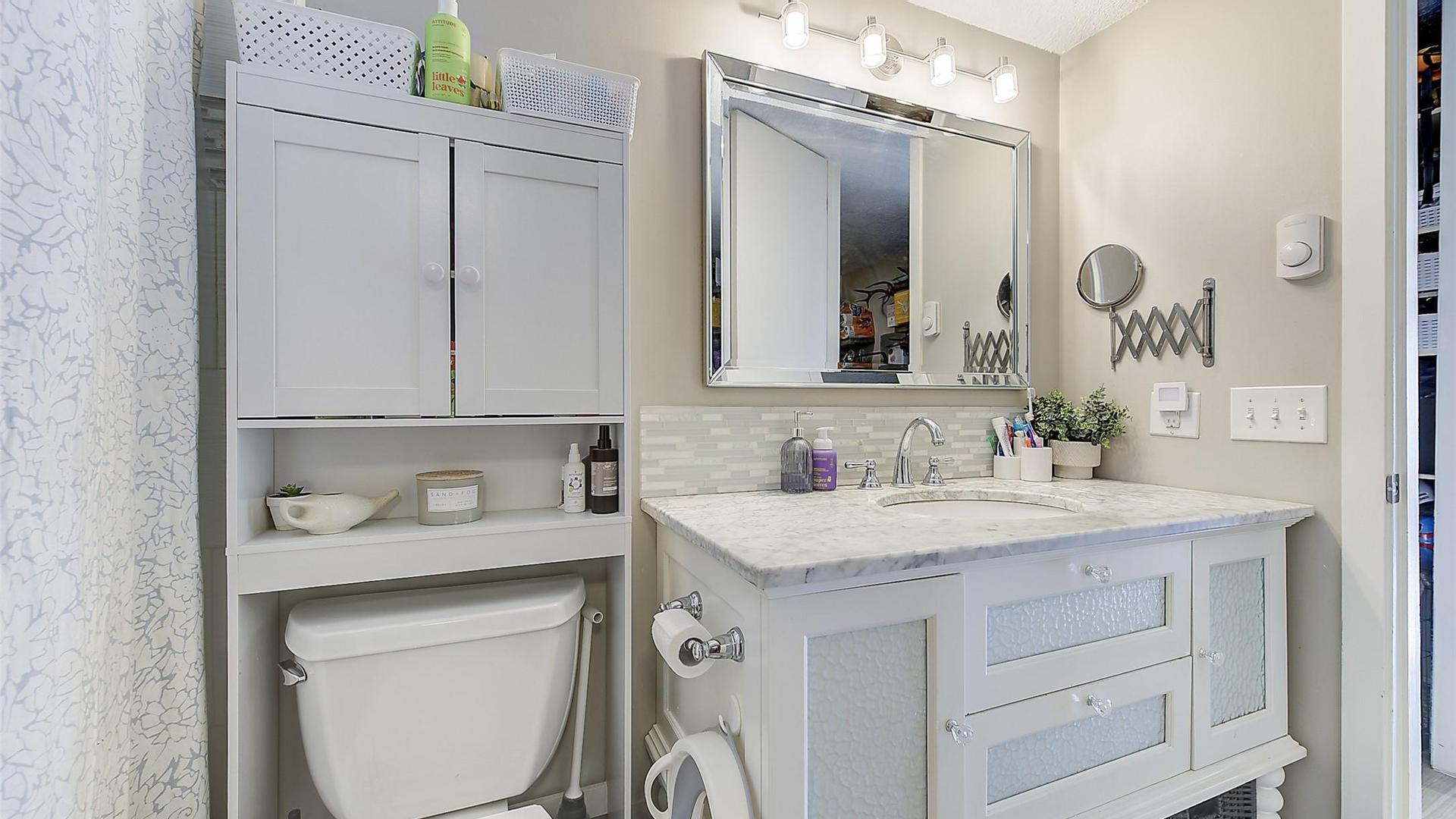 









290


Mills

Road, 101,
Kelowna,




BC
V1X 4G8

