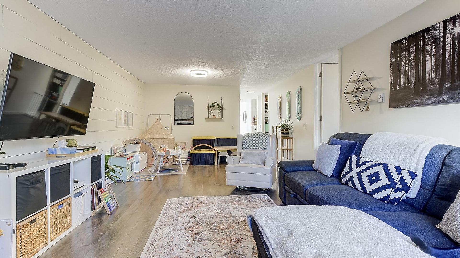 









290


Mills

Road, 101,
Kelowna,




BC
V1X 4G8

