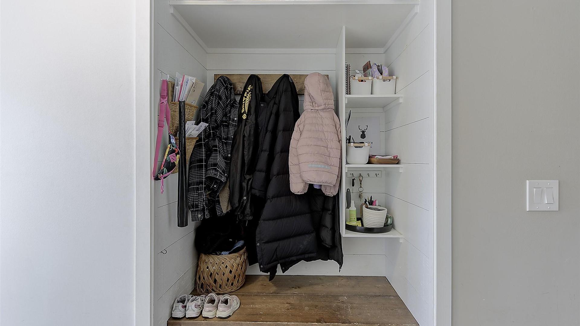 









290


Mills

Road, 101,
Kelowna,




BC
V1X 4G8

