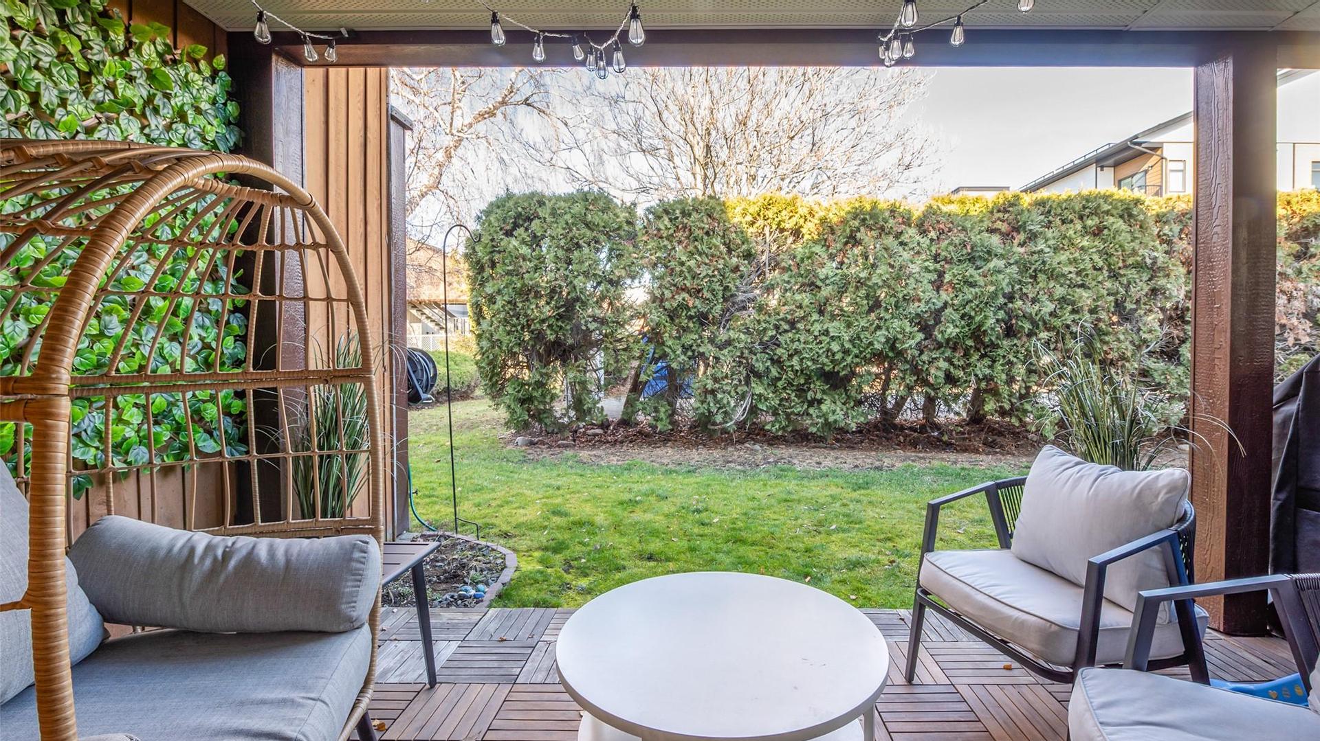 









290


Mills

Road, 101,
Kelowna,




BC
V1X 4G8

