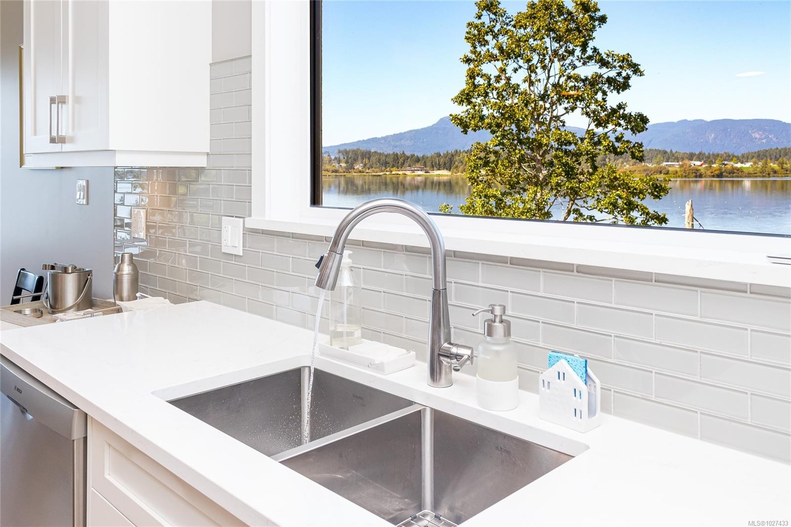 









1835


Westlock

Rd,
Duncan,




BC
V9L 0B8

