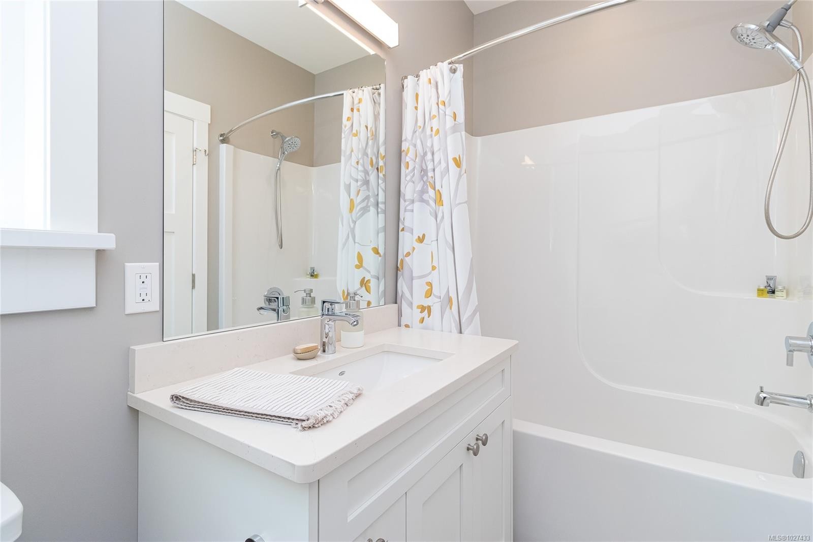 









1835


Westlock

Rd,
Duncan,




BC
V9L 0B8

