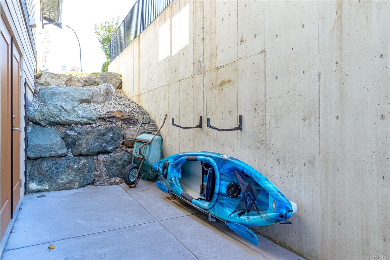 









1835


Westlock

Rd,
Duncan,




BC
V9L 0B8

