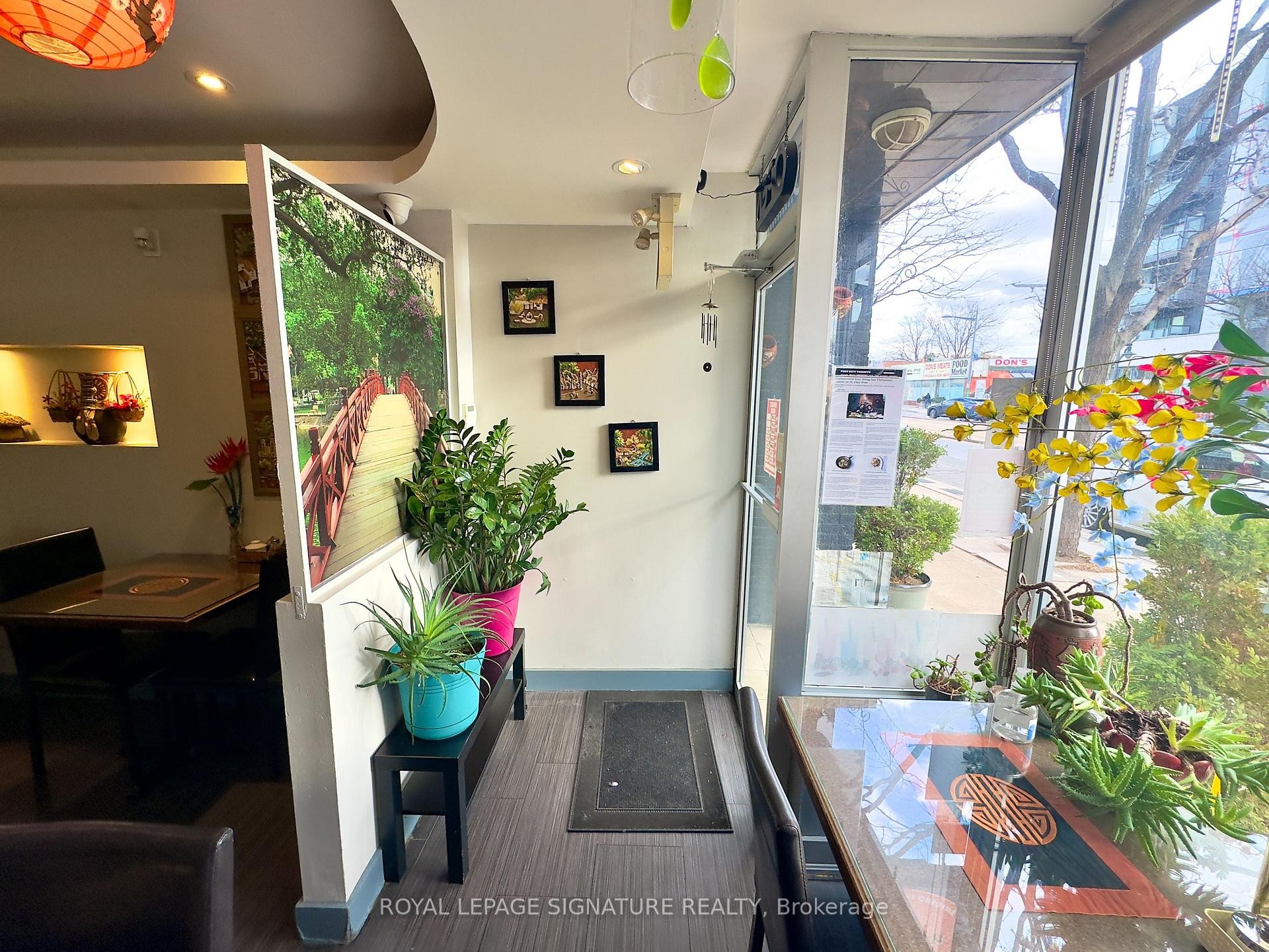 









1768


St Clair

Avenue West,
Toronto,




ON
M6N 1J3

