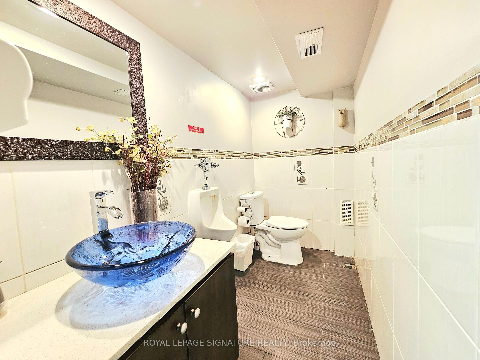 









1768


St Clair

Avenue West,
Toronto,




ON
M6N 1J3

