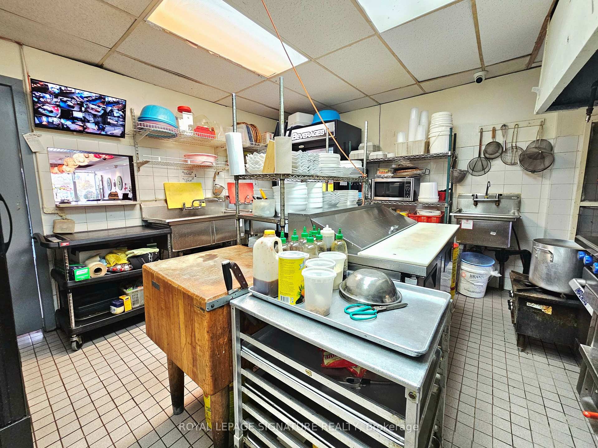 









1768


St Clair

Avenue West,
Toronto,




ON
M6N 1J3

