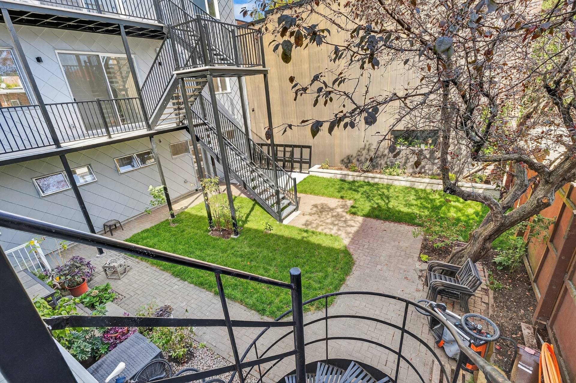 









1149


Rue Jardin

,
Montréal (Le Sud-Ouest),




QC
H3K2L5

