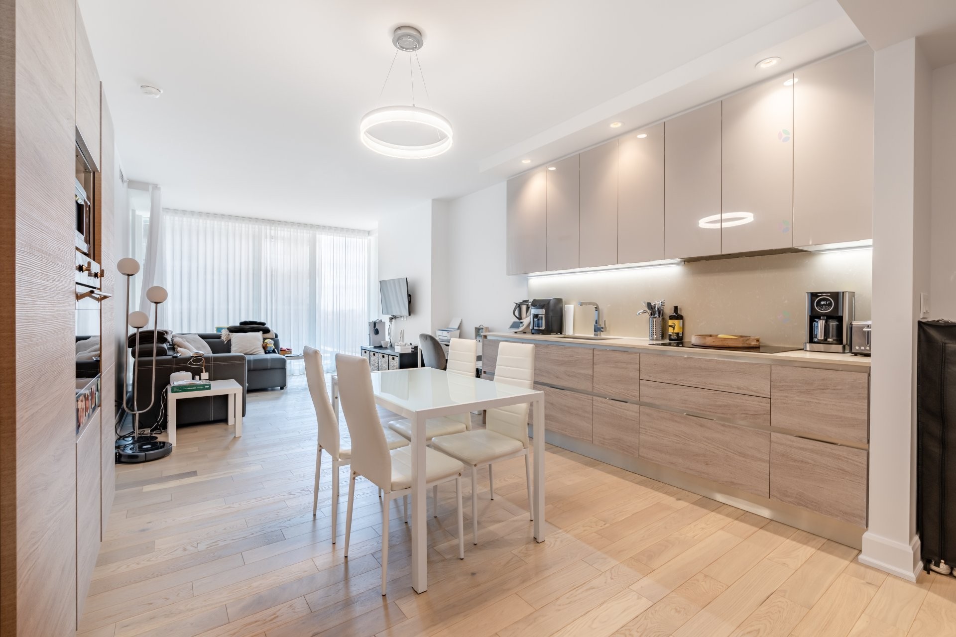 









1310


Boul. René-Lévesque O.

, 507,
Montréal (Ville-Marie),




QC
H3G0B7

