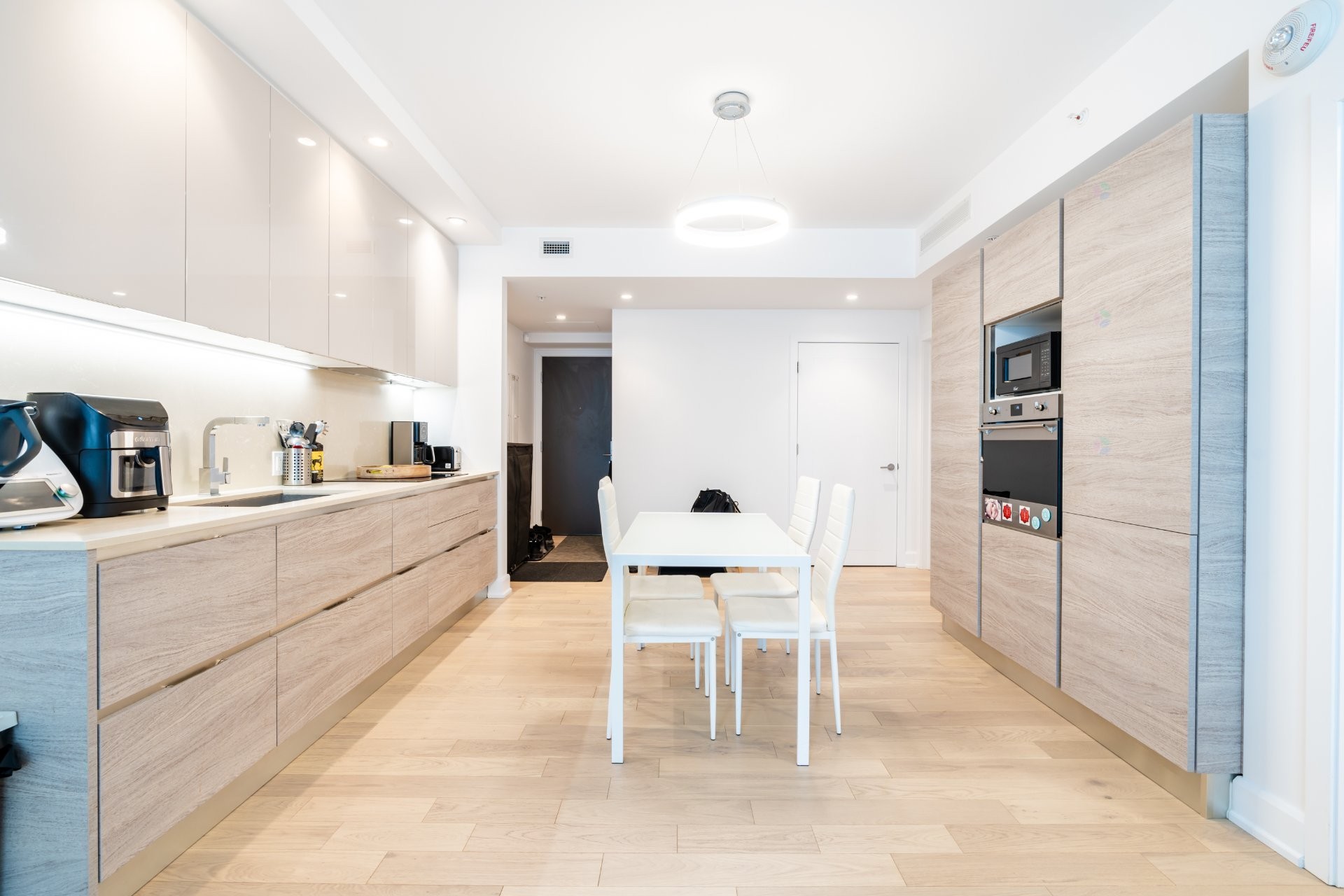 









1310


Boul. René-Lévesque O.

, 507,
Montréal (Ville-Marie),




QC
H3G0B7

