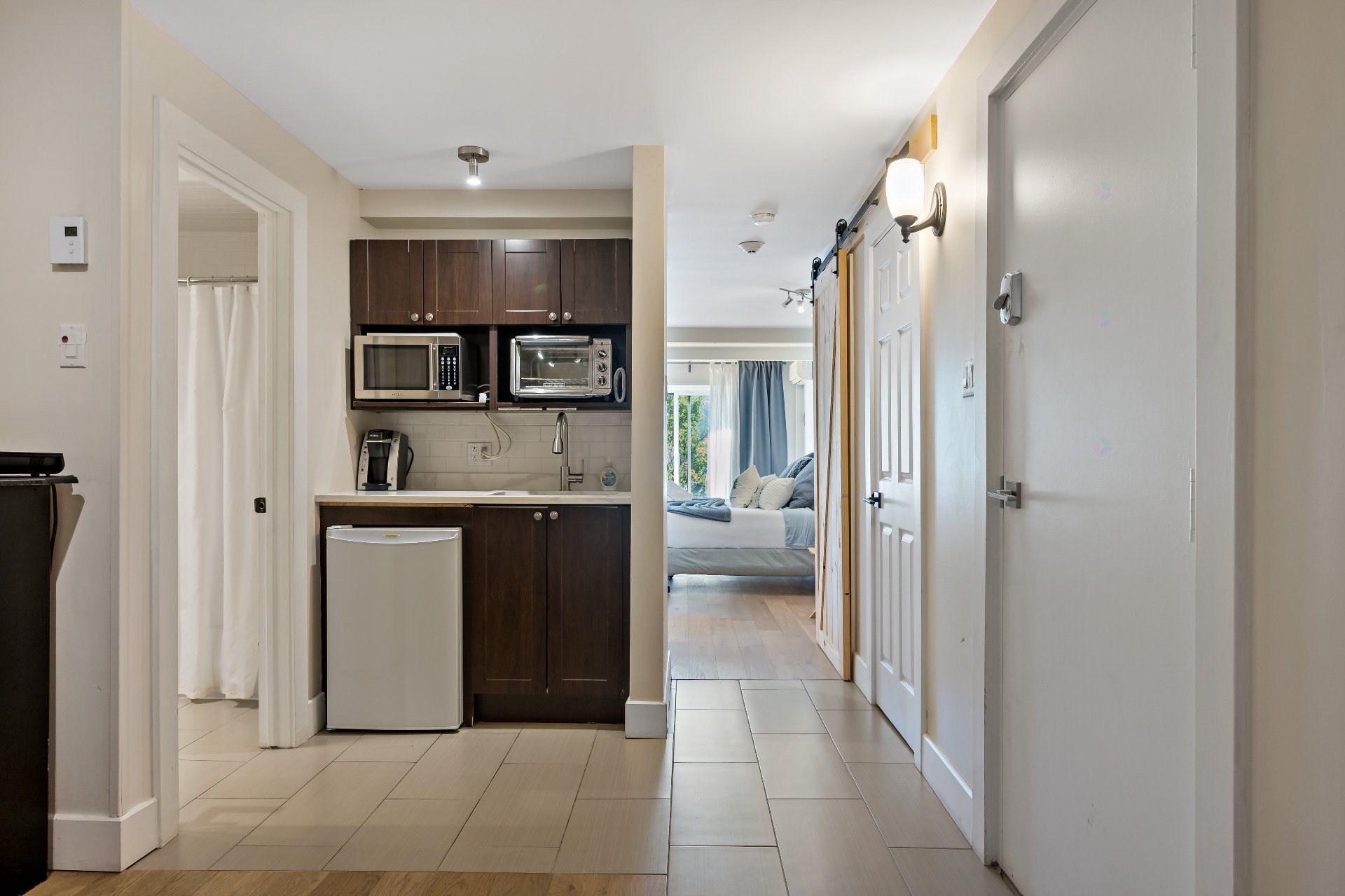 









231


Ch. de Lac-Tremblant-Nord

, 422,
Mont-Tremblant,




QC
J8E1B4

