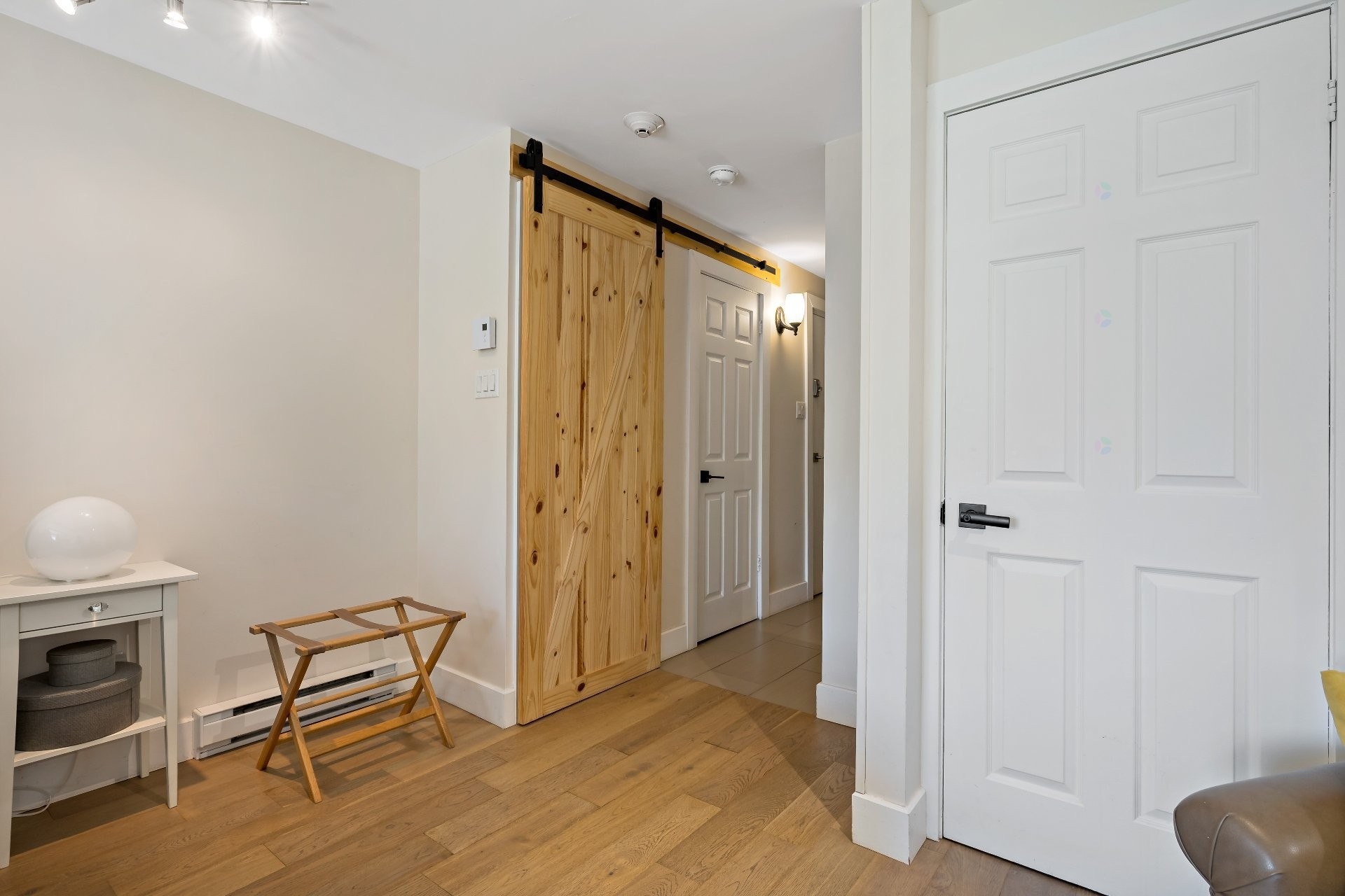 









231


Ch. de Lac-Tremblant-Nord

, 422,
Mont-Tremblant,




QC
J8E1B4

