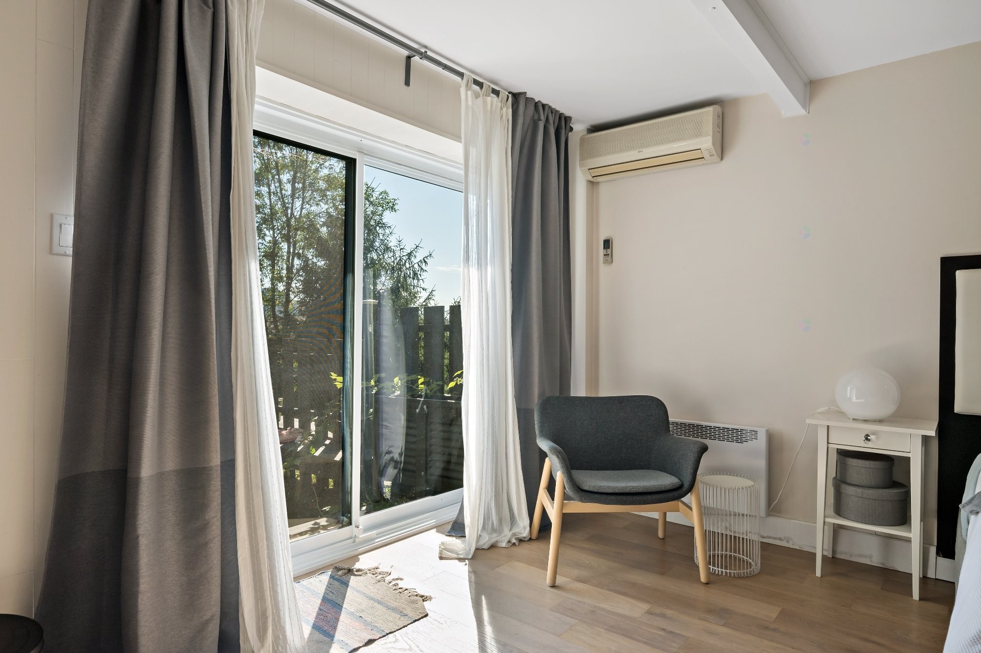 









231


Ch. de Lac-Tremblant-Nord

, 422,
Mont-Tremblant,




QC
J8E1B4

