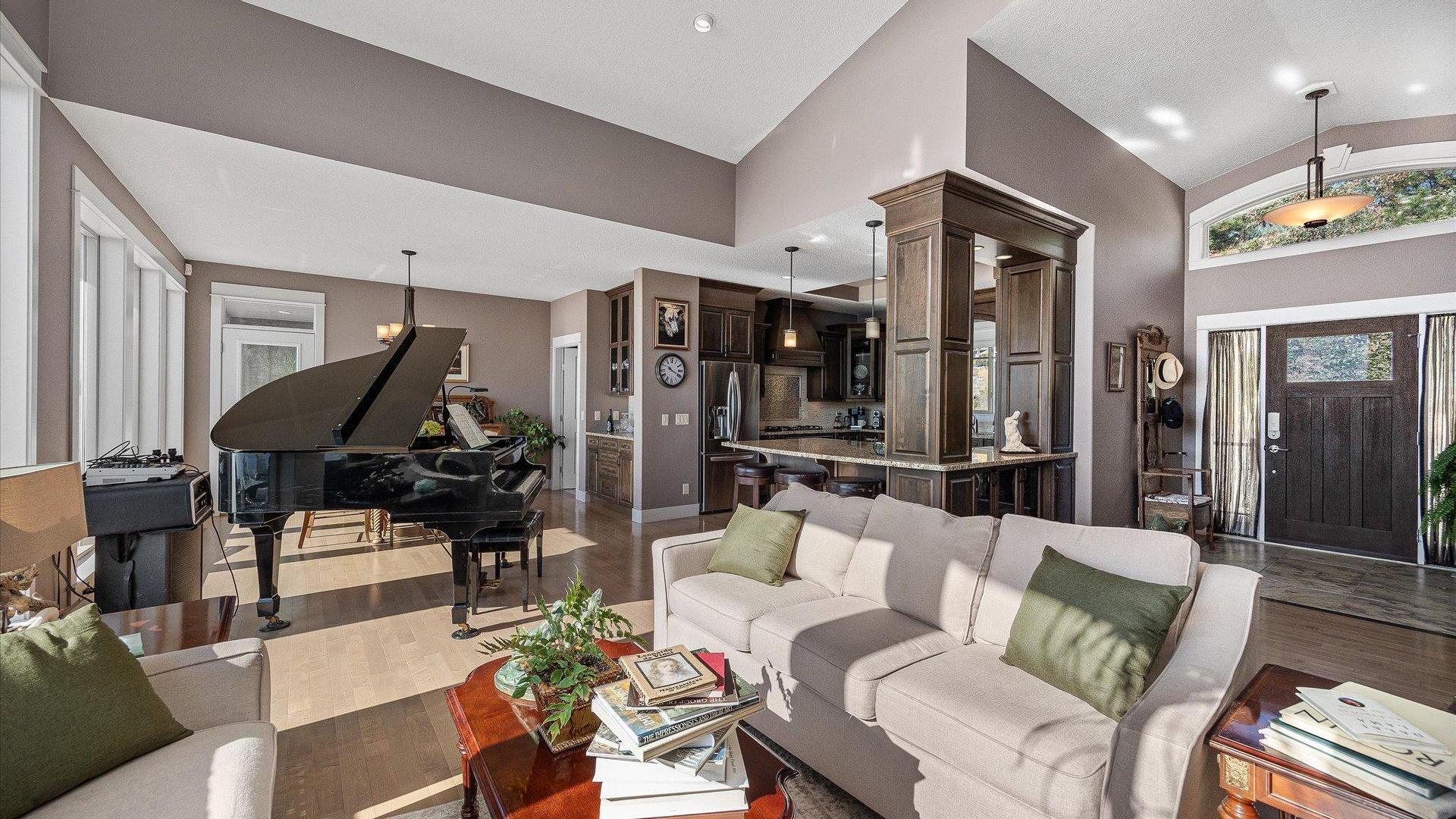 









5165


Trepanier Bench

Road, 205,
Peachland,




BC
V4T 3H5

