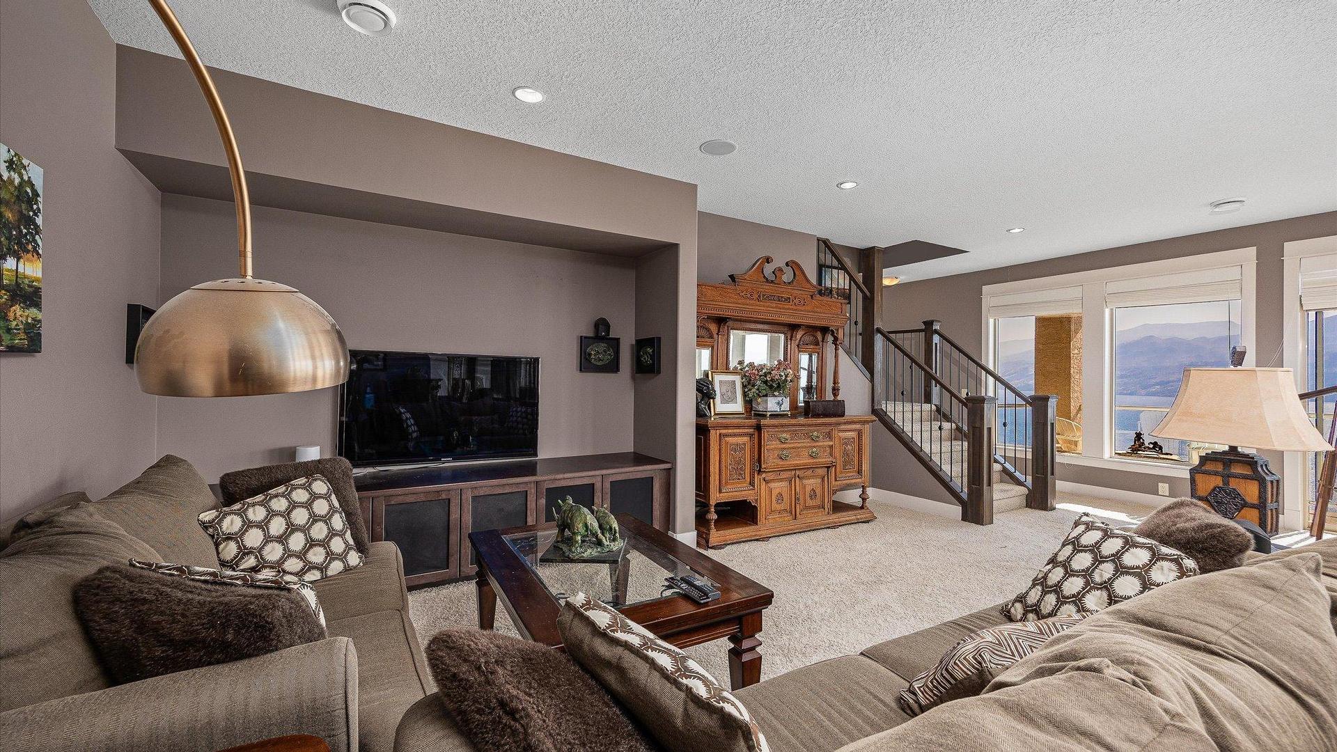 









5165


Trepanier Bench

Road, 205,
Peachland,




BC
V4T 3H5

