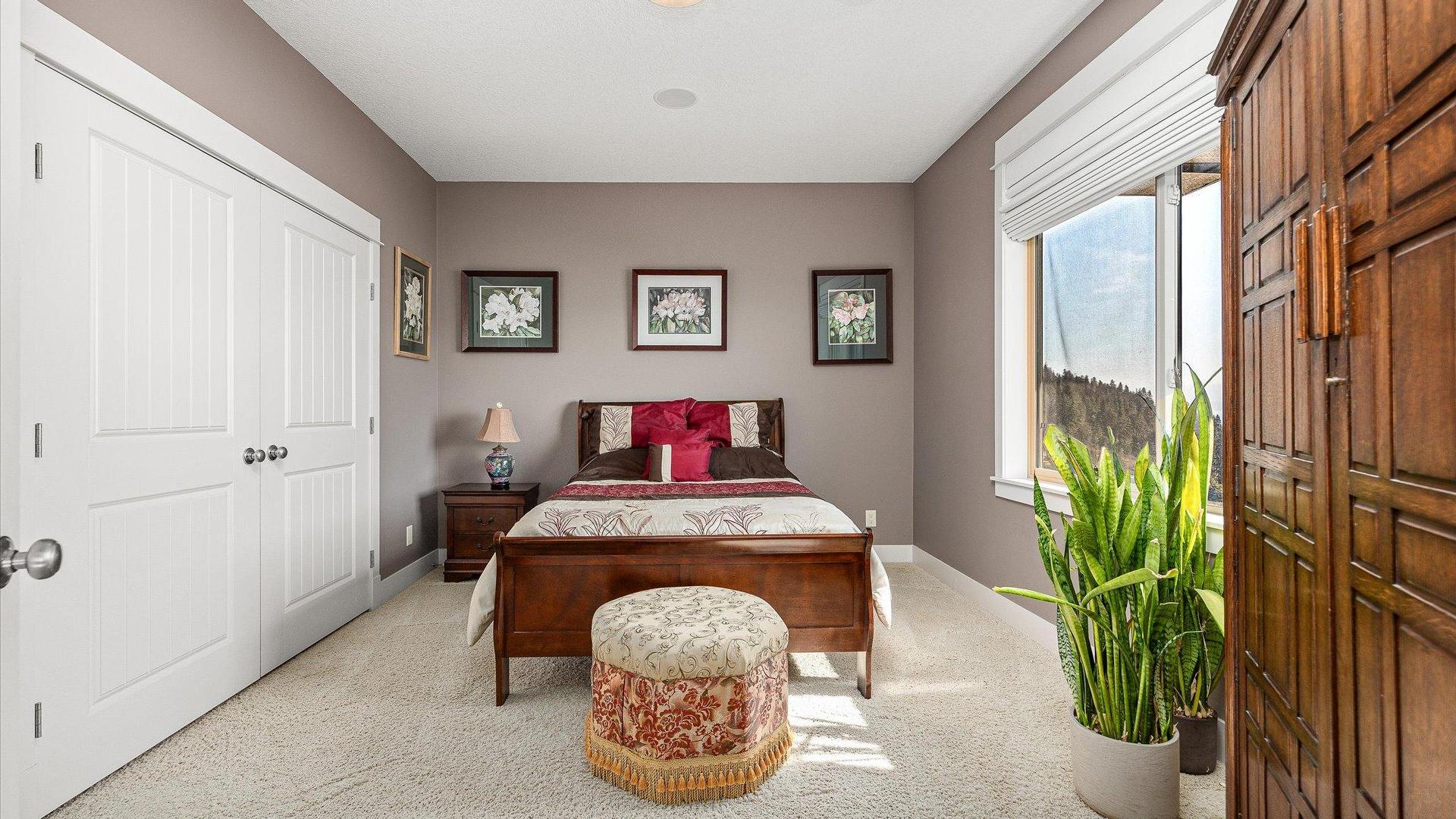 









5165


Trepanier Bench

Road, 205,
Peachland,




BC
V4T 3H5

