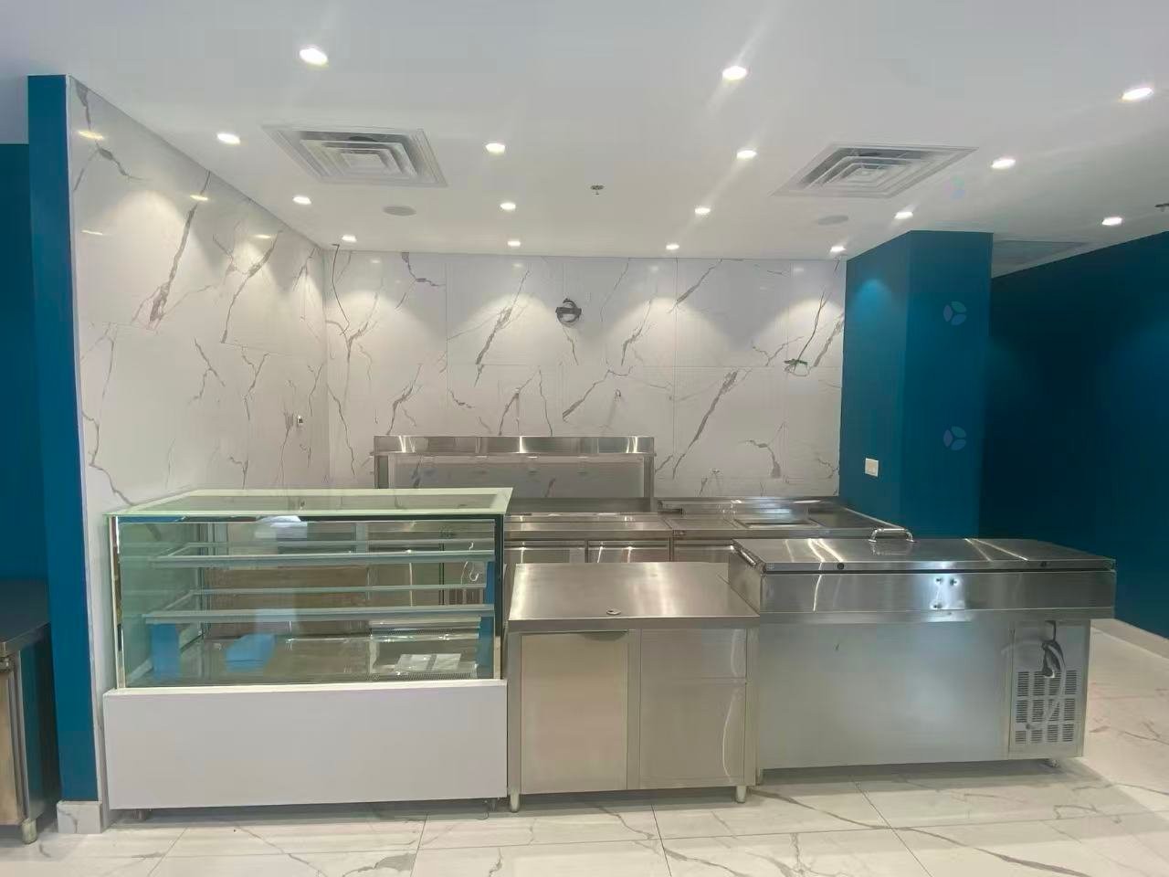 









855


Boul. Décarie

, 103,
Montréal (Saint-Laurent),




QC
H4L3L7

