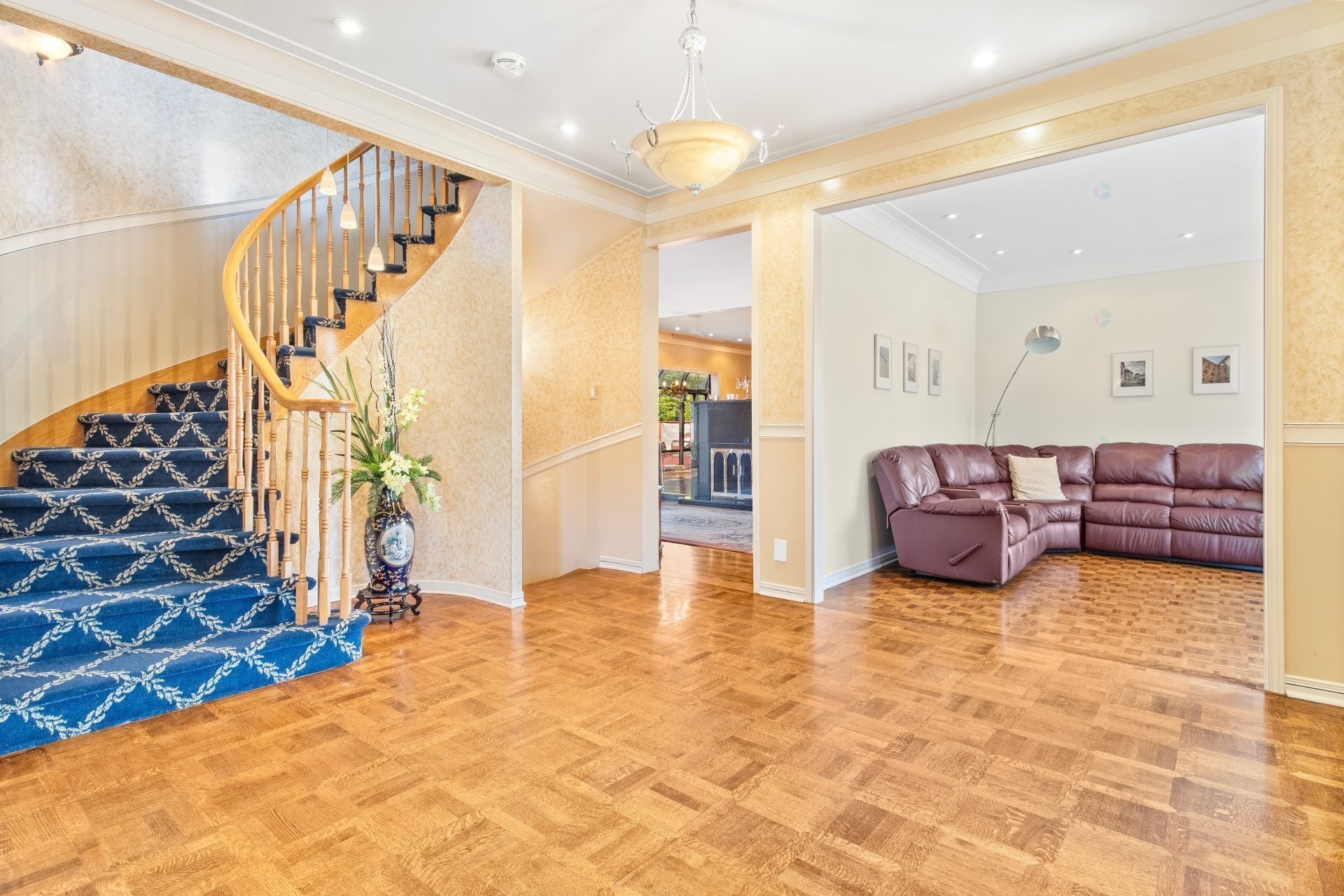 









5901


Av. Brandeis

,
Côte-Saint-Luc,




QC
H4W3B2

