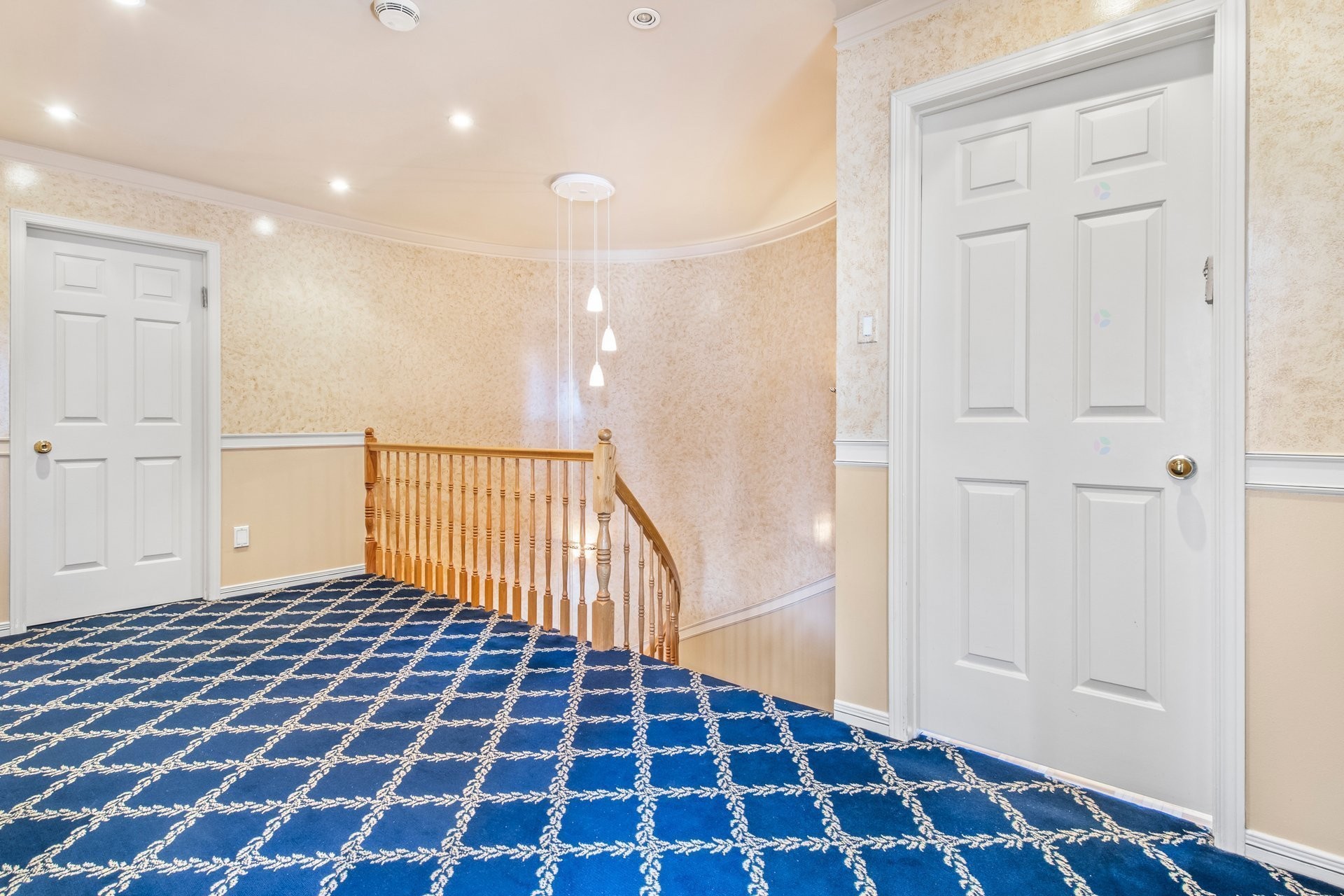 









5901


Av. Brandeis

,
Côte-Saint-Luc,




QC
H4W3B2

