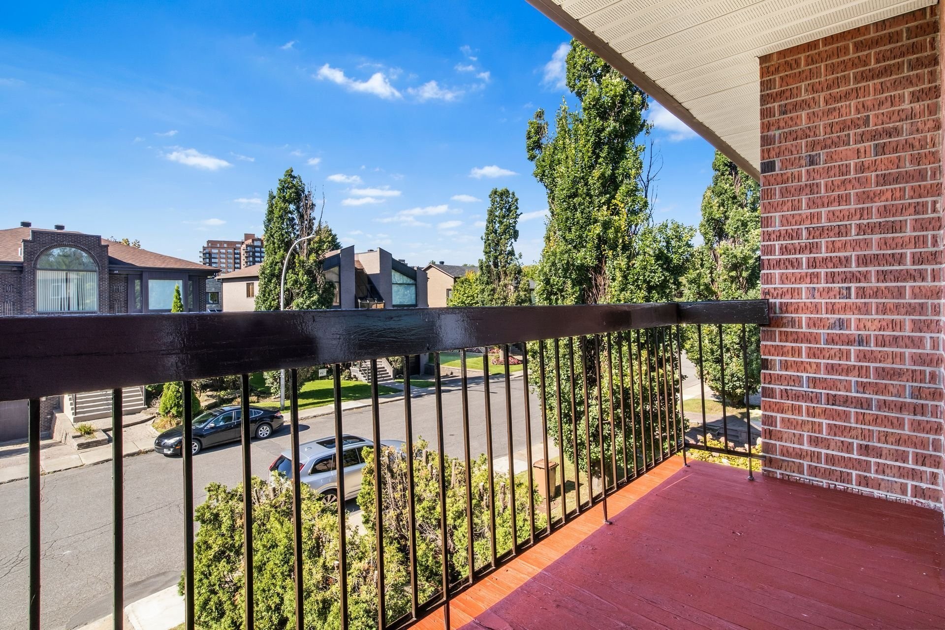 









5901


Av. Brandeis

,
Côte-Saint-Luc,




QC
H4W3B2

