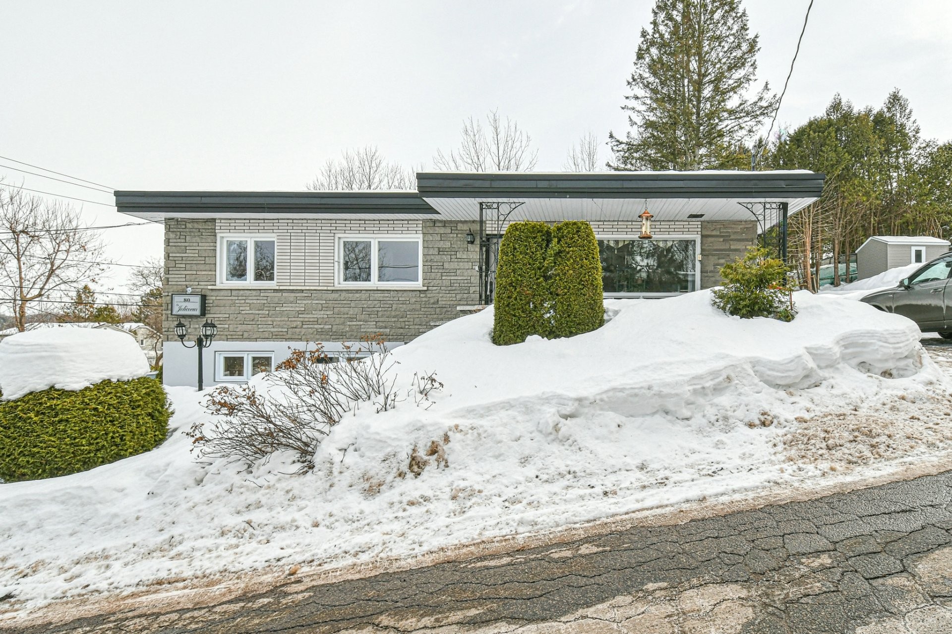 









80


Rue Campeau

,
Sainte-Adèle,




QC
J8B2P1

