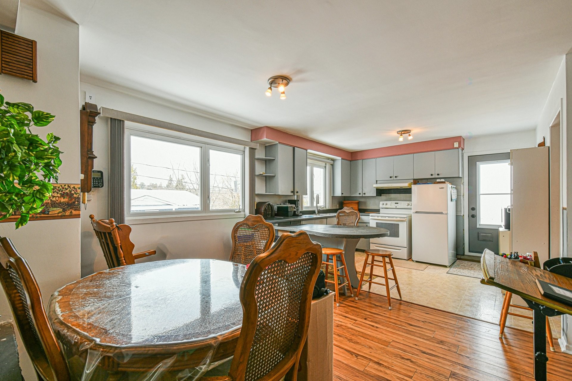 









80


Rue Campeau

,
Sainte-Adèle,




QC
J8B2P1

